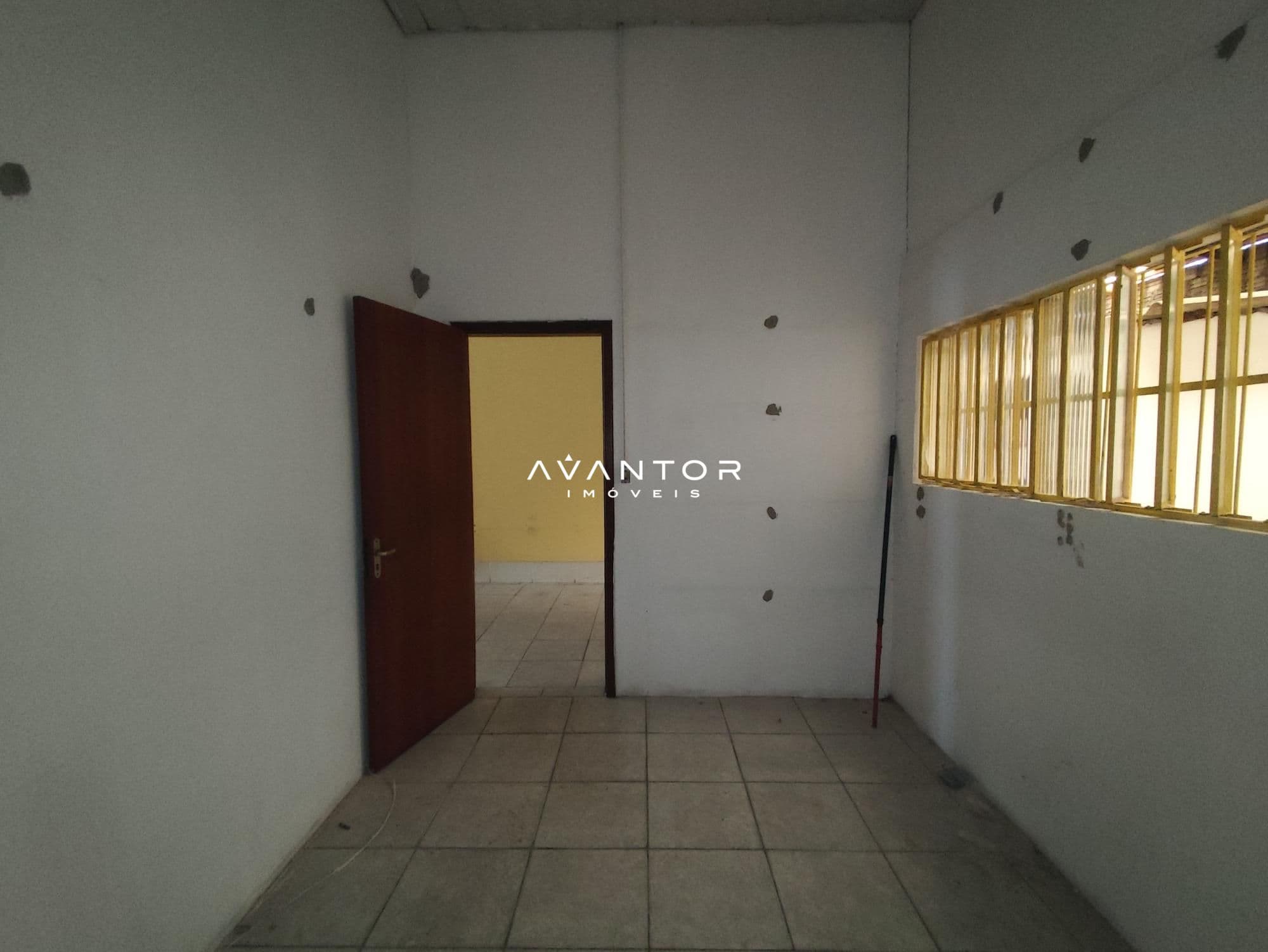 Pavilhão com 3 salas para alugar em Duque de Caxias, Santa Maria/RS — foto 12 de 23