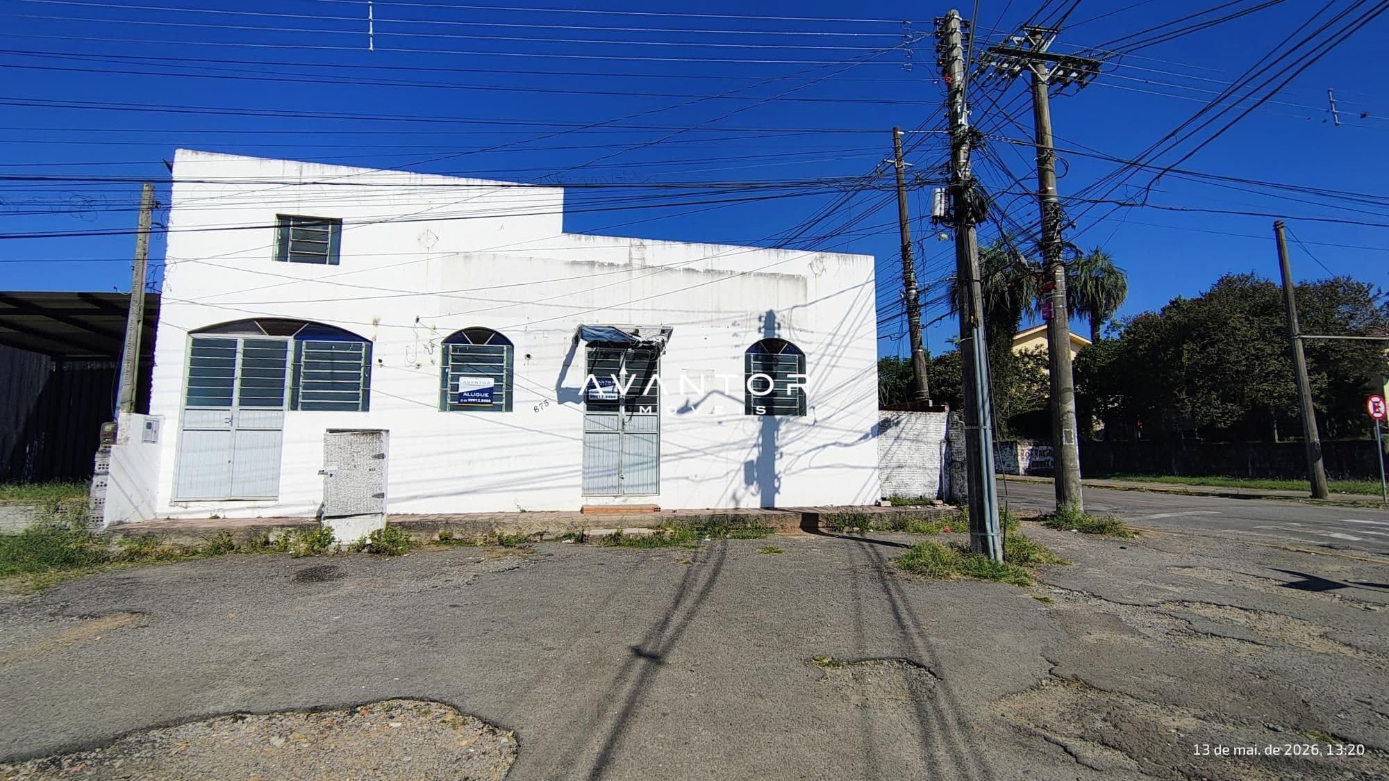 Fachada da casa com entrada frontal — Casa Comercial com 2 salas à venda em Juscelino Kubitschek, Santa Maria/RS
