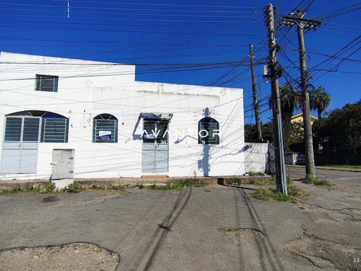 Fachada da casa com entrada frontal — Casa Comercial com 2 salas à venda em Juscelino Kubitschek, Santa Maria/RS