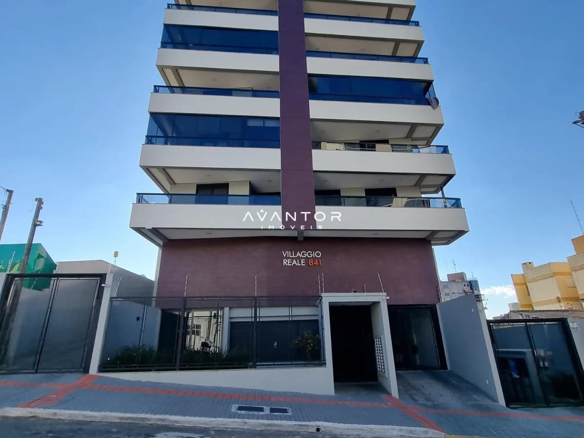 Fachada do prédio com sacadas — Apartamento com 2 quartos à venda no Residencial Villaggio Reale, em Bonfim, Santa Maria/RS