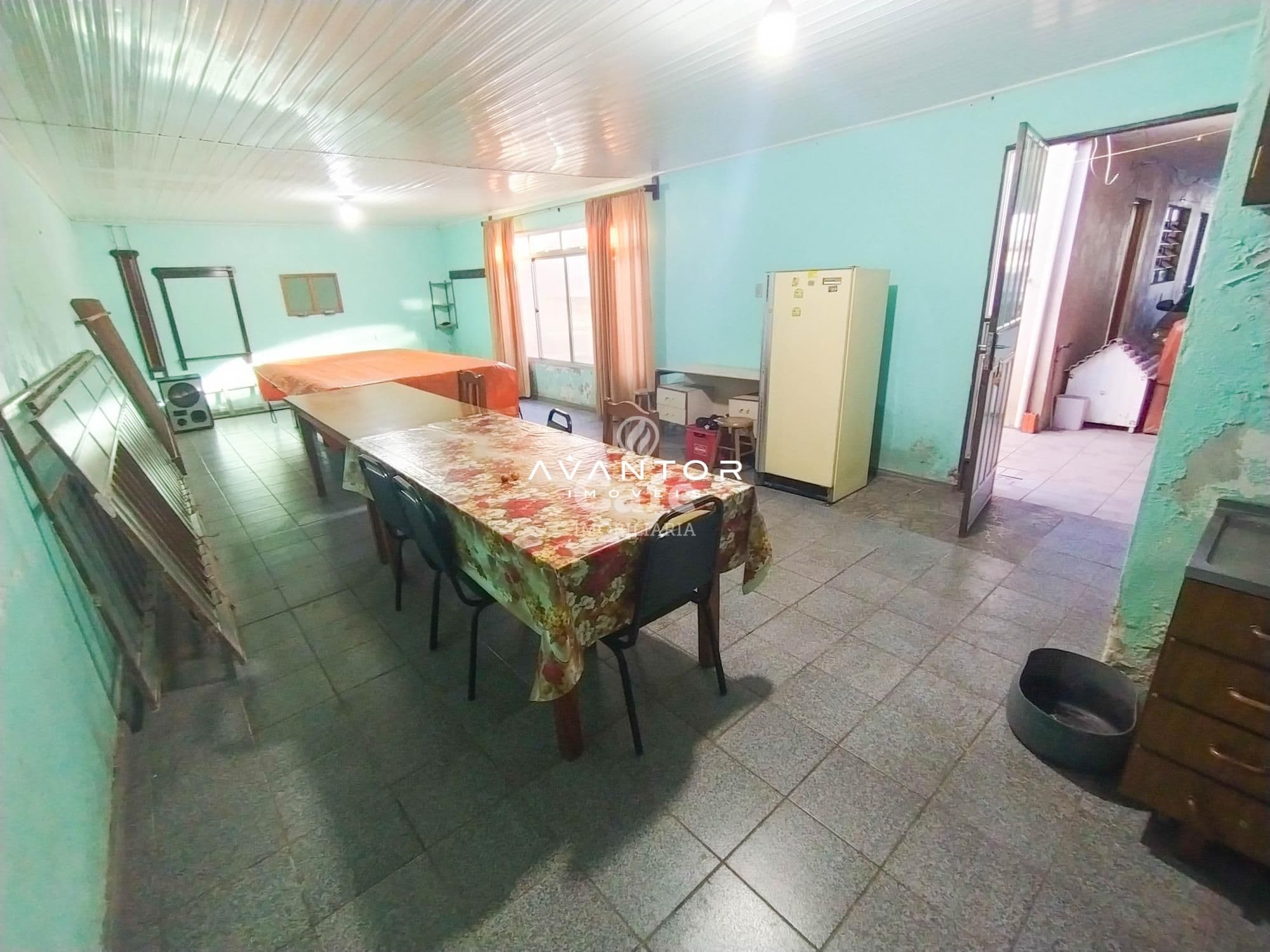 Casa, Terreno, 11x47m², 2 Dormitórios, 2 Banheiros, 3 Vagas, Salão de festas, Nossa Senhor — Casa com 2 quartos à venda em Nossa Senhora do Rosário, Santa Maria/RS
