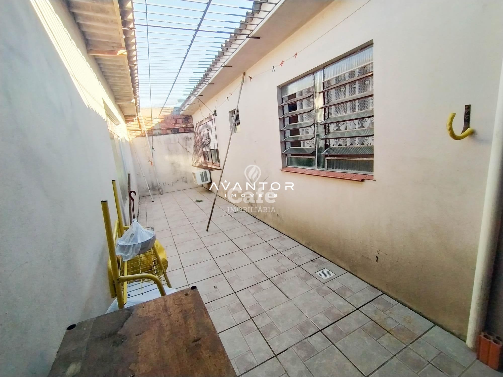 Casa, Terreno, 11x47m², 2 Dormitórios, 2 Banheiros, 3 Vagas, Salão de festas, Nossa Senhor — Casa com 2 quartos à venda em Nossa Senhora do Rosário, Santa Maria/RS