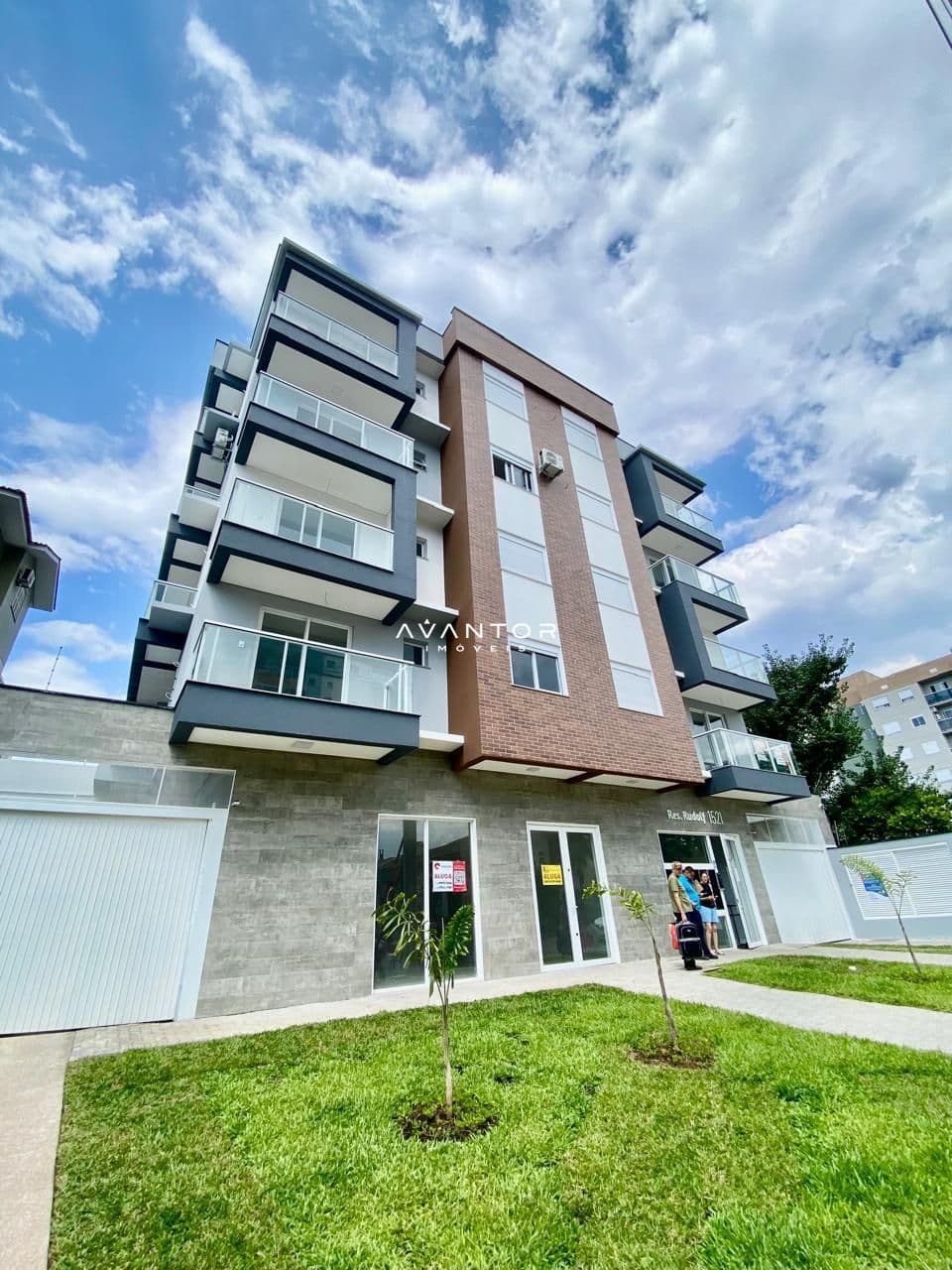 Fachada do prédio com sacadas — Apartamento com 1 quarto à venda no Residencial Rudolf, em Camobi, Santa Maria/RS