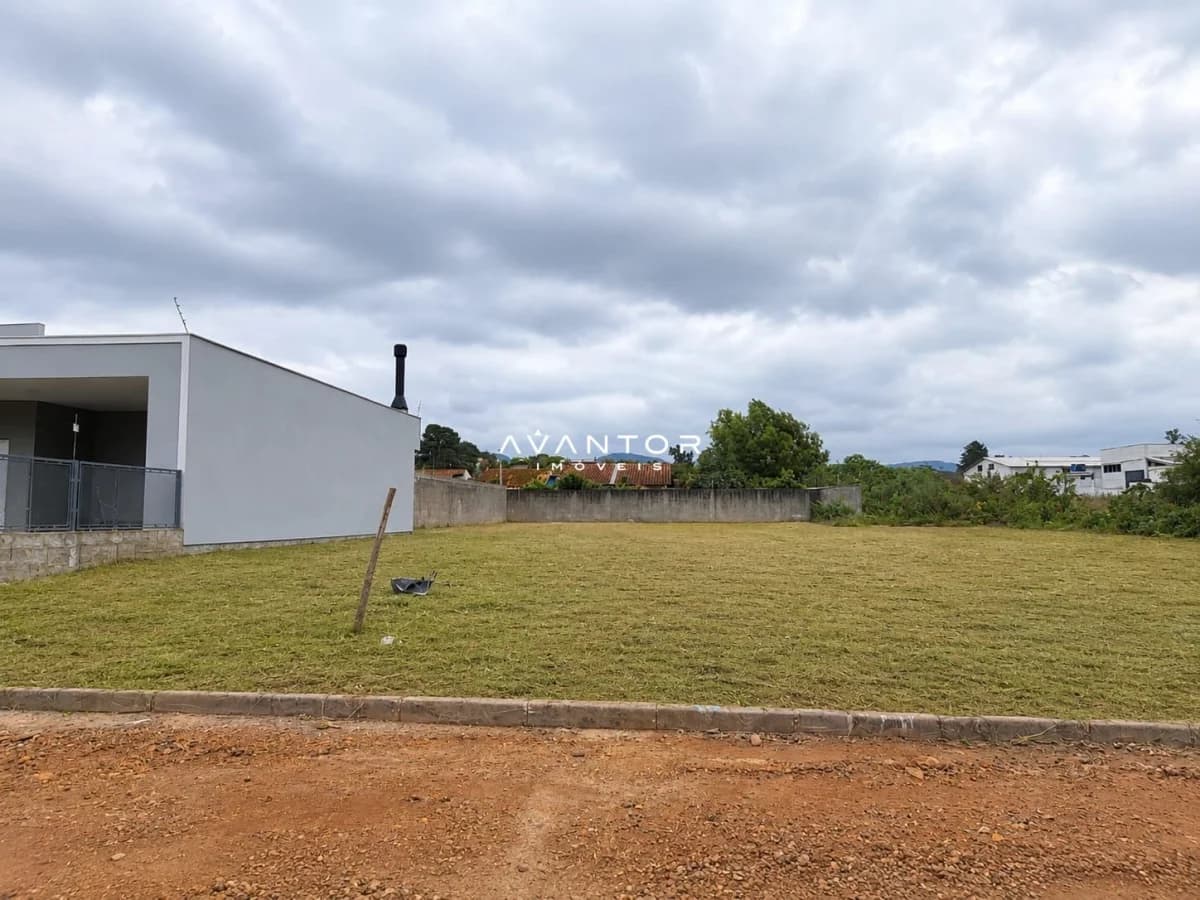 Fachada da casa com terreno — Terreno à venda em Camobi, Santa Maria/RS