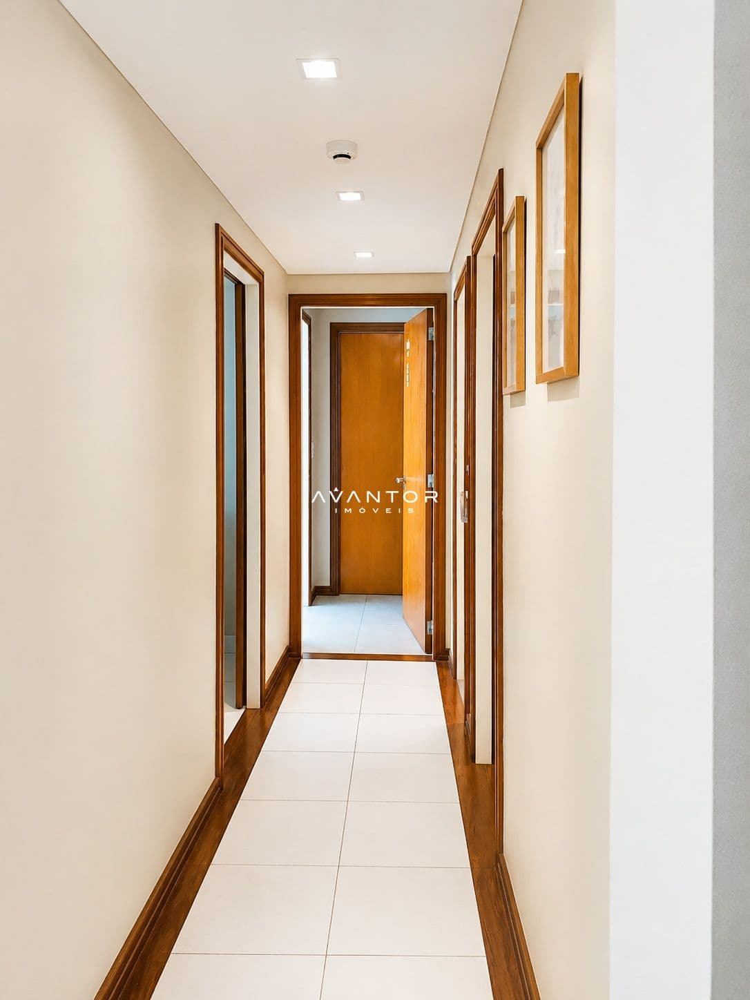 Sala Comercial com 4 salas à venda no Edifício Centro Comercial Pinheiro Machado, em Centro, Santa Maria/RS — foto 8 de 9