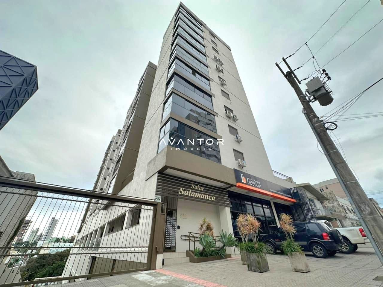Fachada do prédio com garagem — Apartamento com 3 quartos à venda no Residencial Solar Salamanca, em Centro, Santa Maria/RS