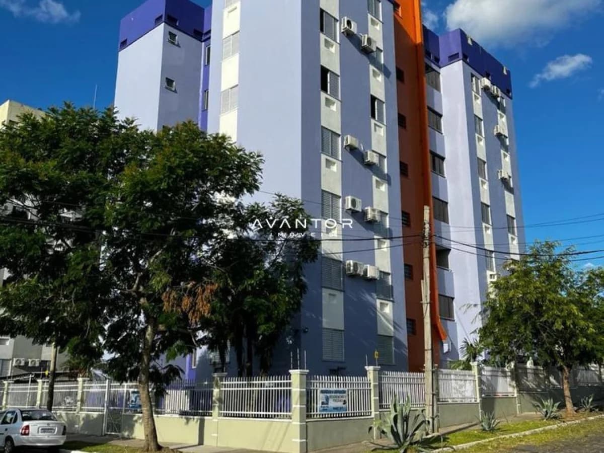 Fachada do prédio com áreas verdes — Apartamento com 3 quartos à venda no Residencial Piacenza, em Patronato, Santa Maria/RS