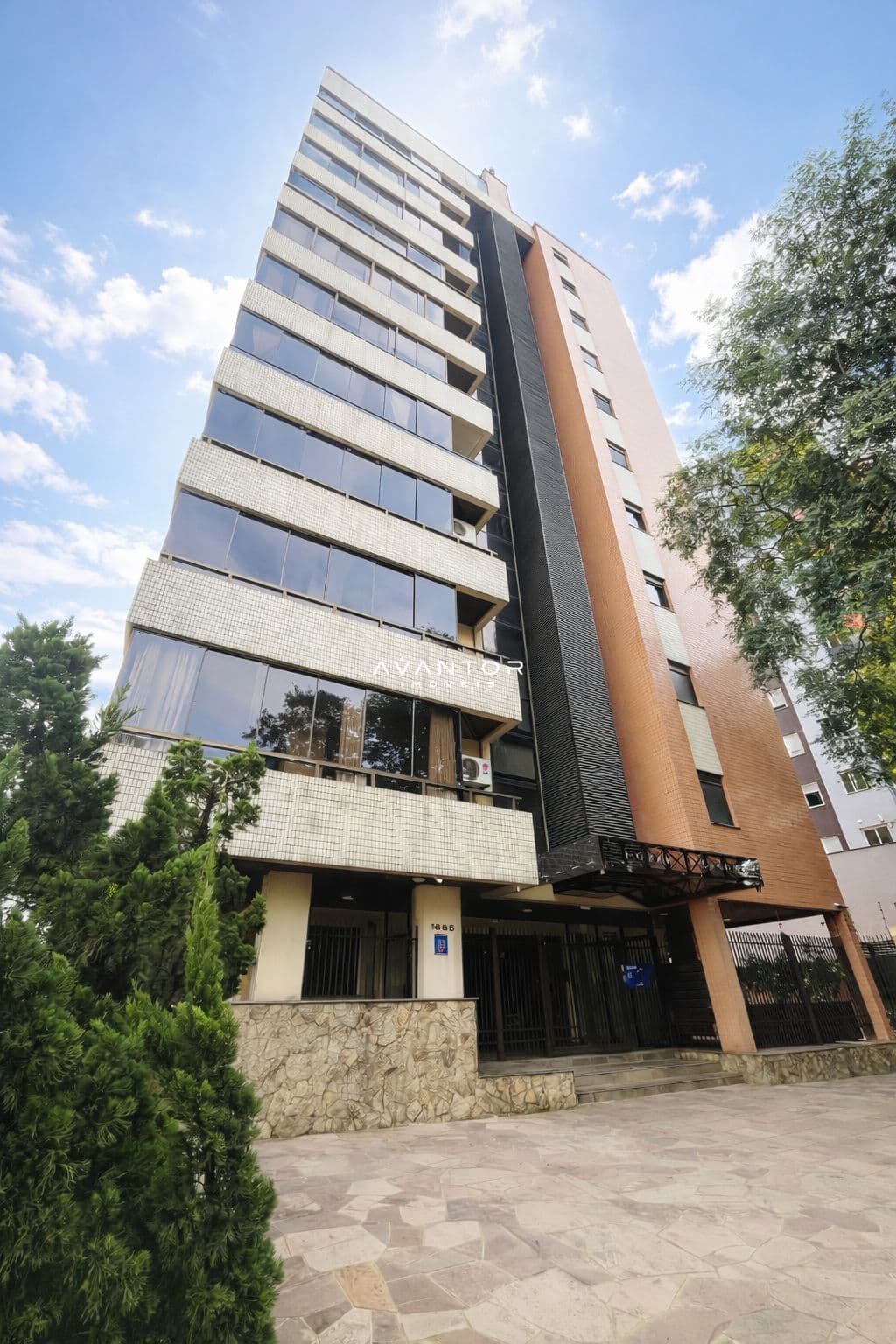 Apartamento com 3 quartos à venda no Residencial Royal Victoria, em Nossa Senhora Medianeira, Santa Maria/RS — foto 2 de 25