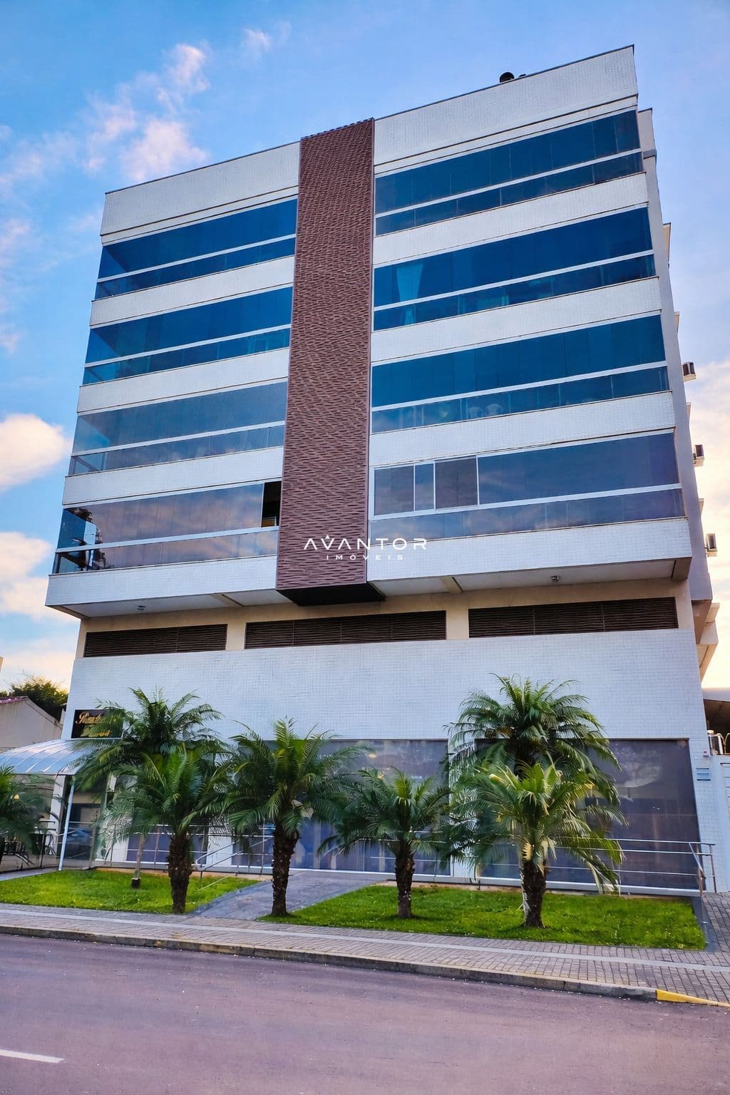 Fachada do prédio com sacadas — Apartamento com 2 quartos à venda no Residencial Felicitá, em Camobi, Santa Maria/RS