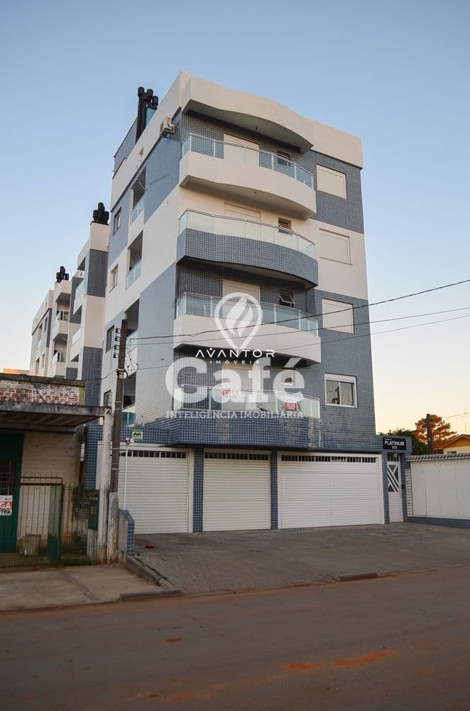 Fachada do prédio com garagem — Apartamento com 2 quartos à venda no Residencial Platinum, em Camobi, Santa Maria/RS