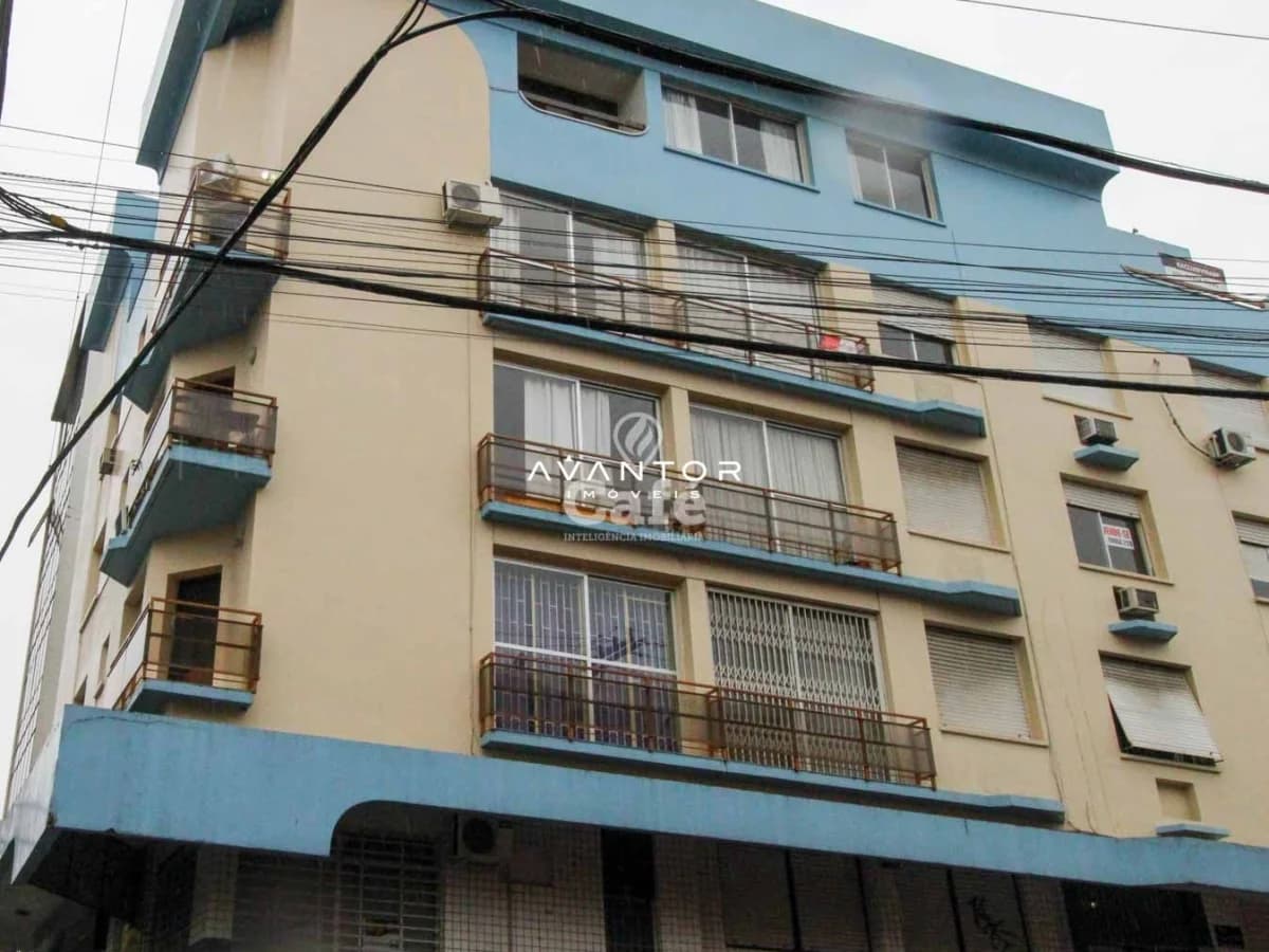 Fachada do edifício com sacadas — Edifício Capri, Centro, Santa Maria/RS