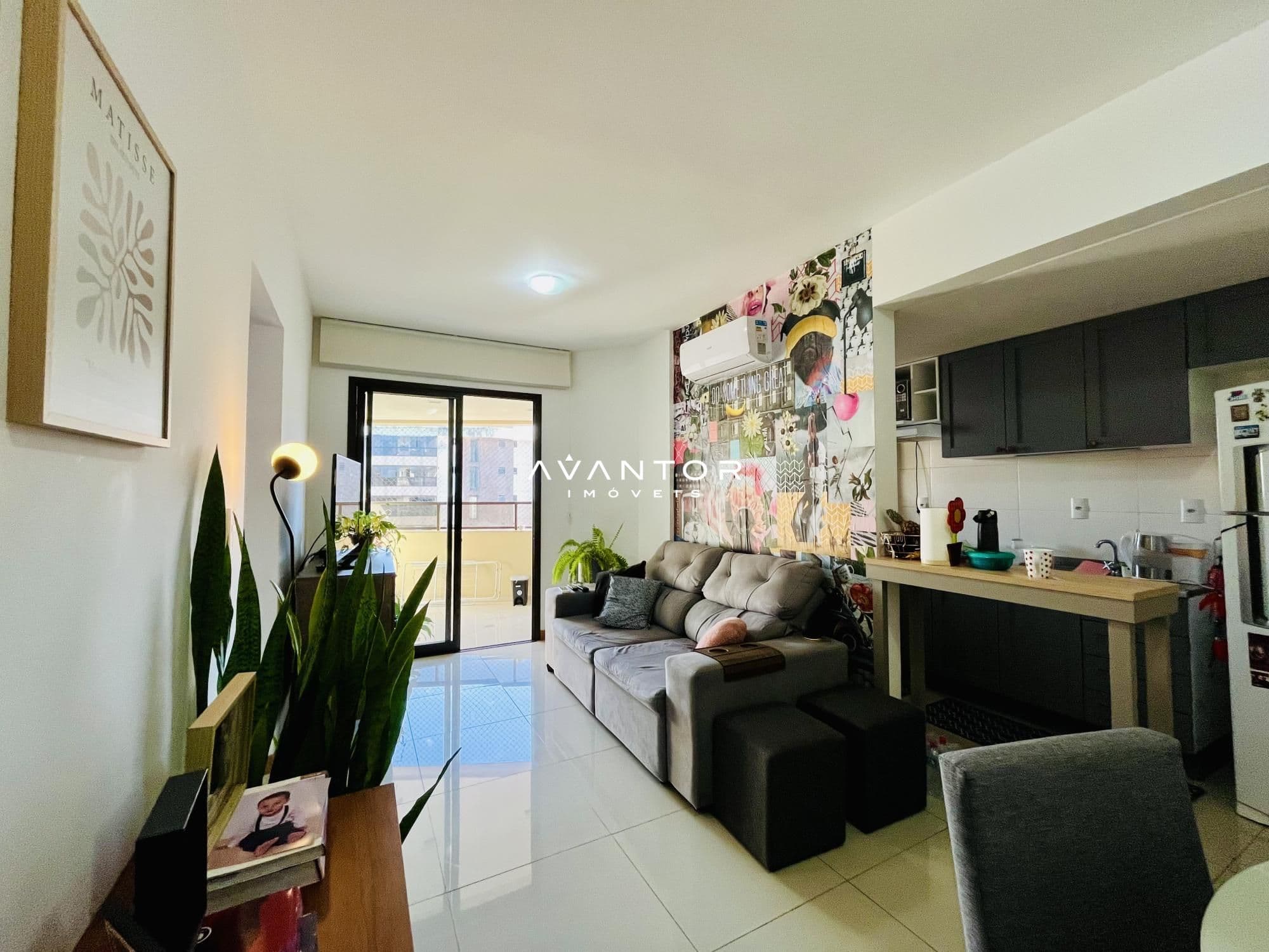 Sala de estar integrada à cozinha — Apartamento com 2 quartos à venda no Residencial Le Parc, em Centro, Santa Maria/RS