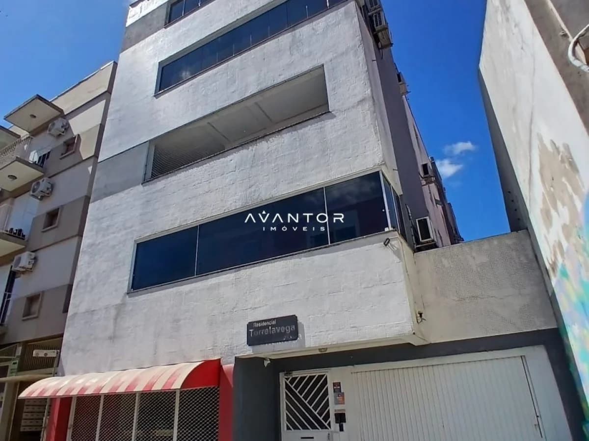 Fachada do prédio com sacada — Apartamento com 1 quarto para alugar no Residencial Torrelavega, em Bonfim, Santa Maria/RS