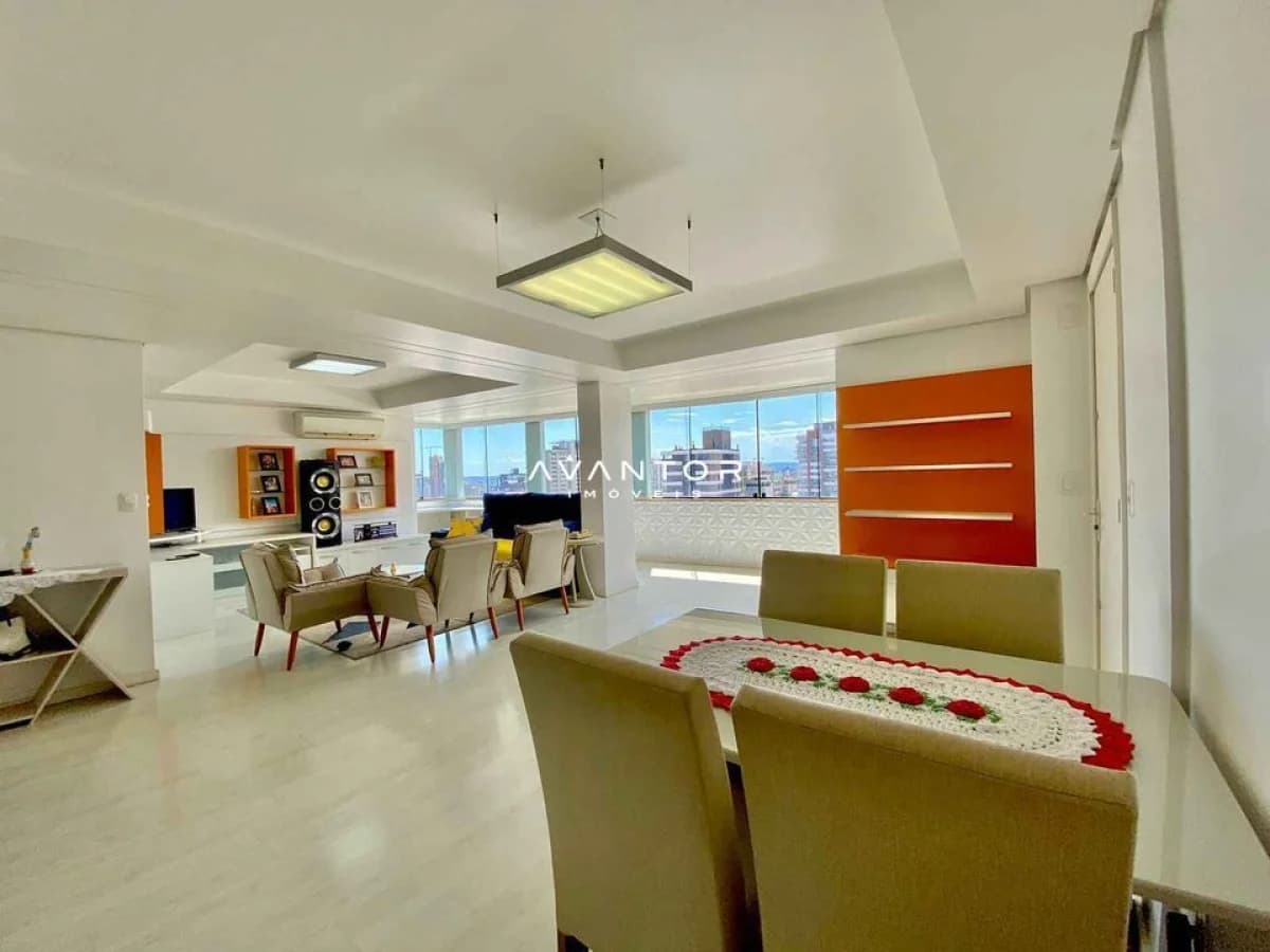 Sala de estar integrada à cozinha com sacada — Apartamento com 2 quartos à venda em Centro, Santa Maria/RS