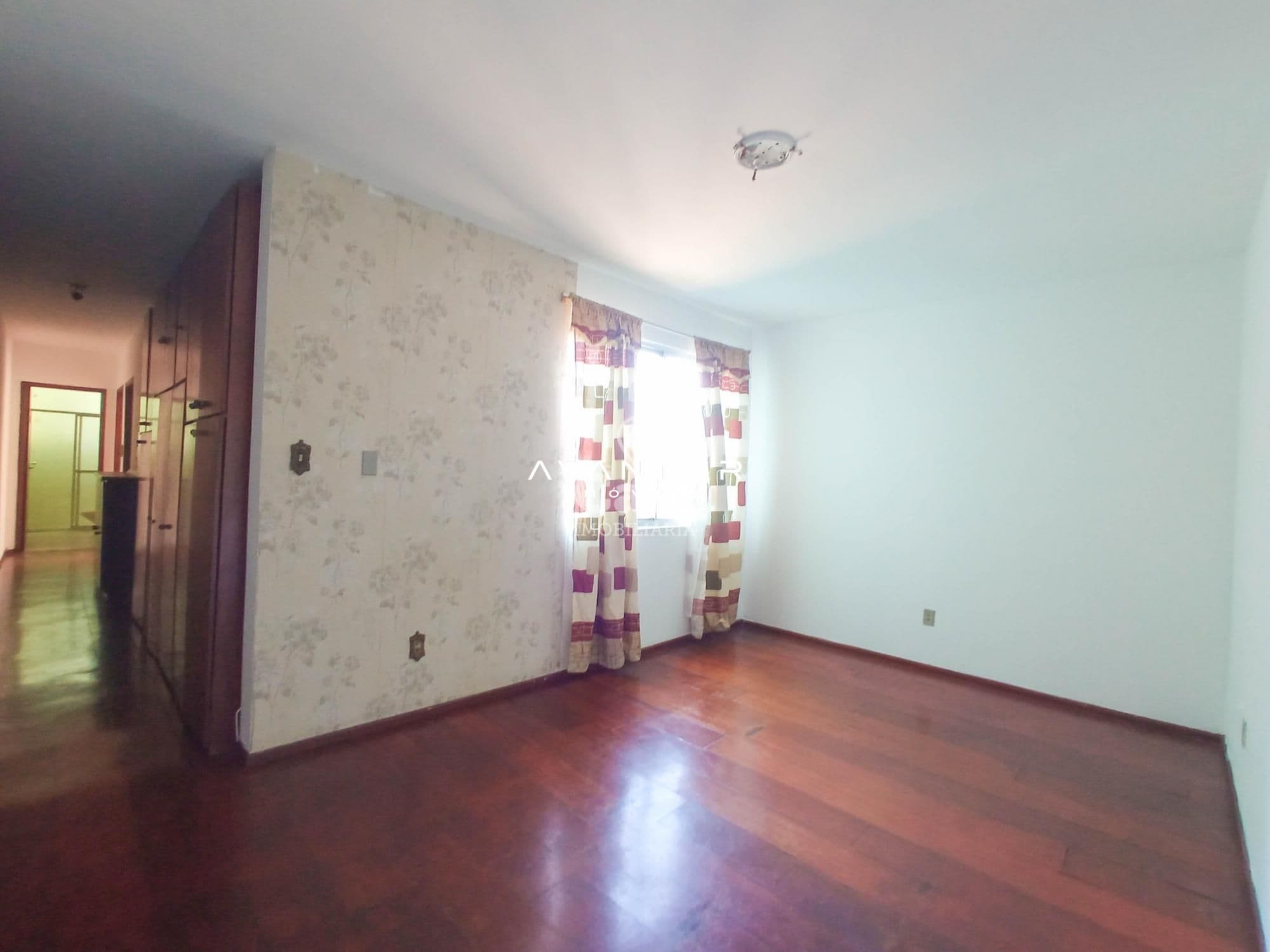 Apartamento 2 dormitórios, sala de estar, cozinha, área de serviço, banheiro social, sacad — Apartamento com 2 quartos à venda em Nossa Senhora de Fátima, Santa Maria/RS