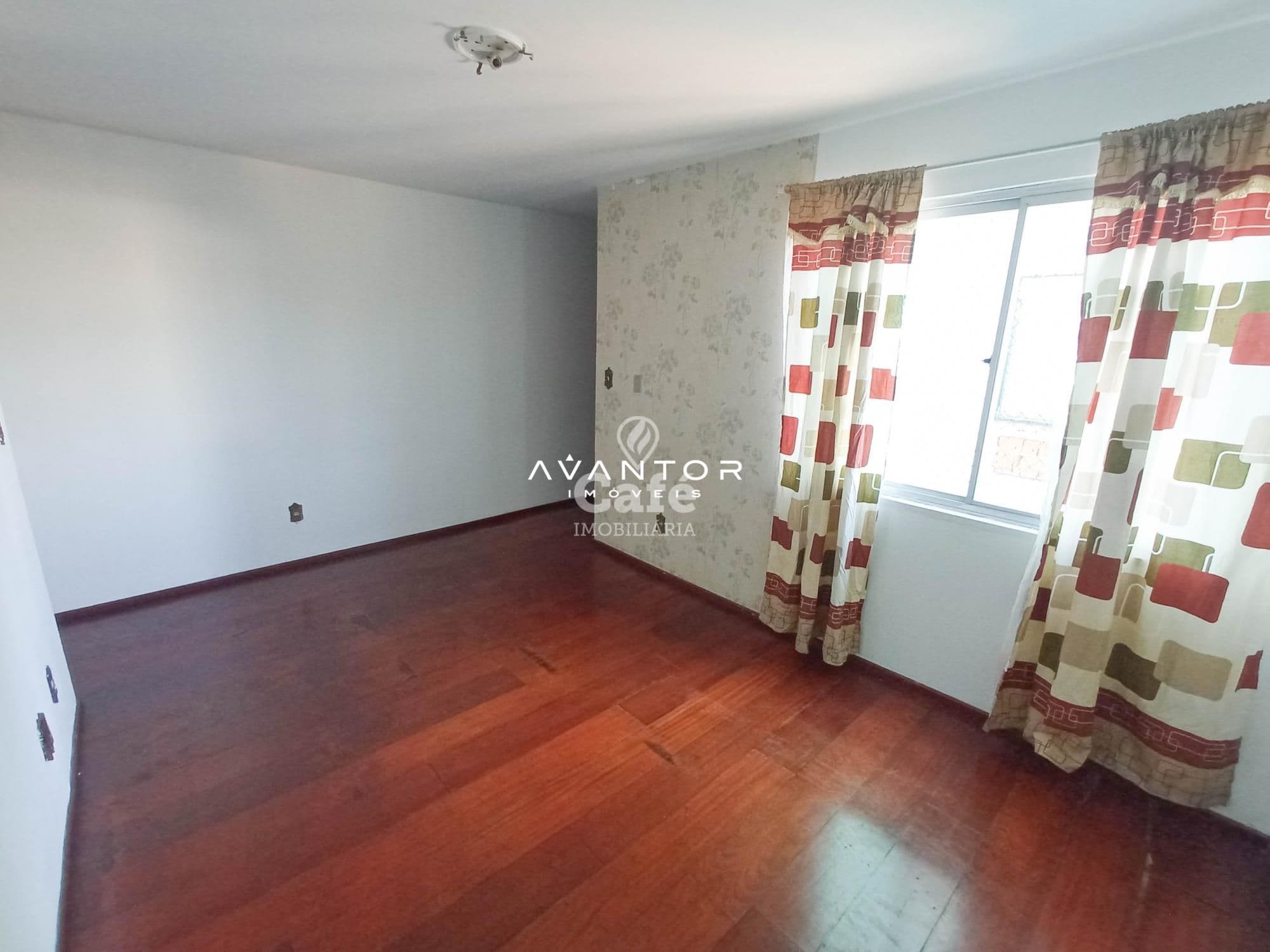 Apartamento 2 dormitórios, sala de estar, cozinha, área de serviço, banheiro social, sacad — Apartamento com 2 quartos à venda em Nossa Senhora de Fátima, Santa Maria/RS