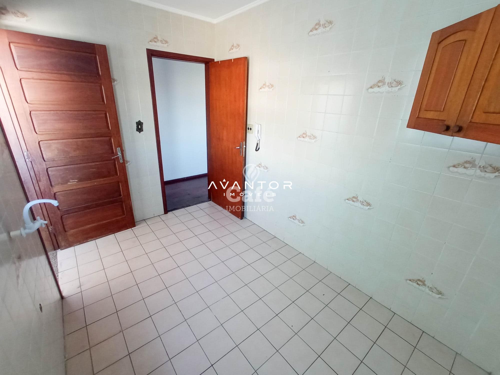 Apartamento 2 dormitórios, sala de estar, cozinha, área de serviço, banheiro social, sacad — Apartamento com 2 quartos à venda em Nossa Senhora de Fátima, Santa Maria/RS