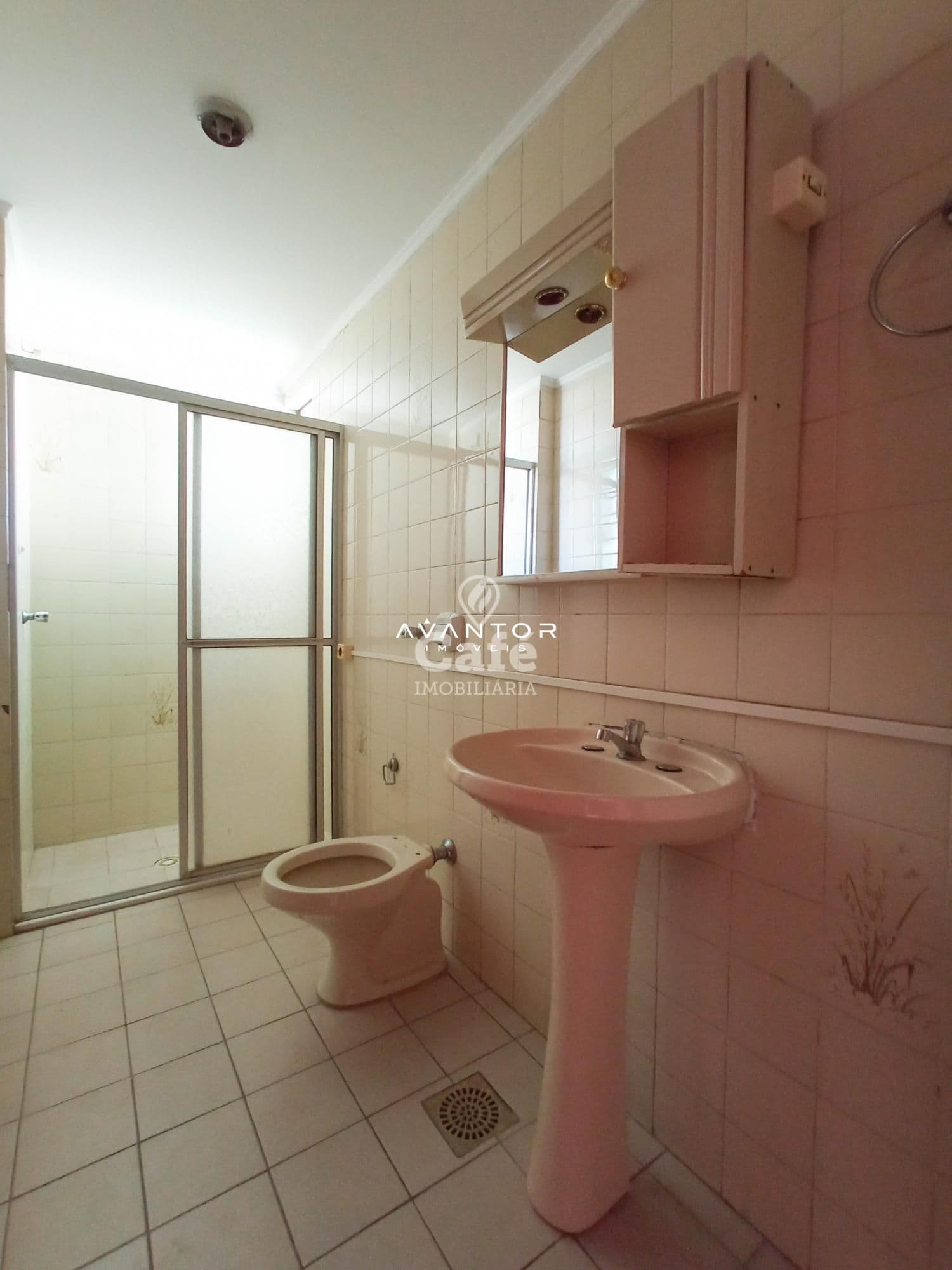 Apartamento 2 dormitórios, sala de estar, cozinha, área de serviço, banheiro social, sacad — Apartamento com 2 quartos à venda em Nossa Senhora de Fátima, Santa Maria/RS