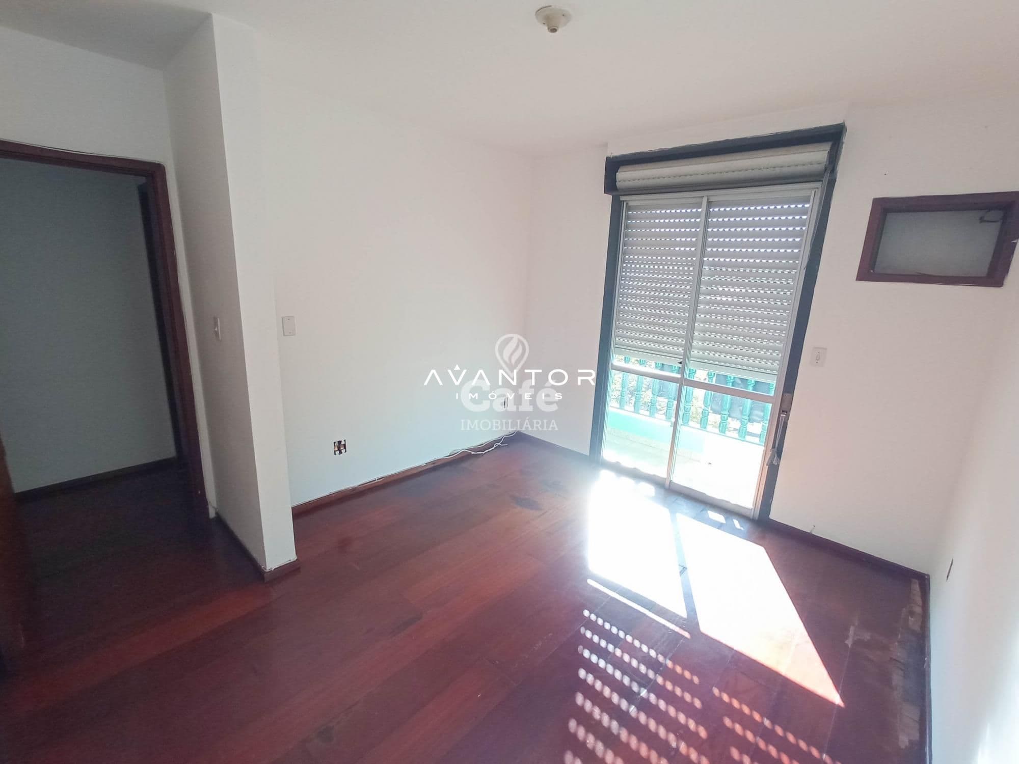 Apartamento 2 dormitórios, sala de estar, cozinha, área de serviço, banheiro social, sacad — Apartamento com 2 quartos à venda em Nossa Senhora de Fátima, Santa Maria/RS