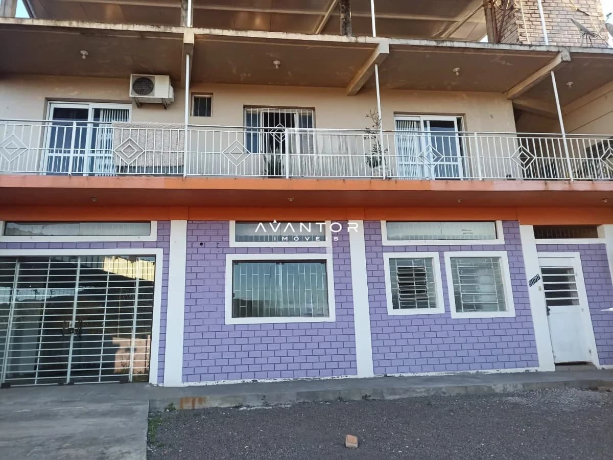 Fachada do prédio com sacadas — Sala Comercial com 1 sala para alugar em São José, Santa Maria/RS
