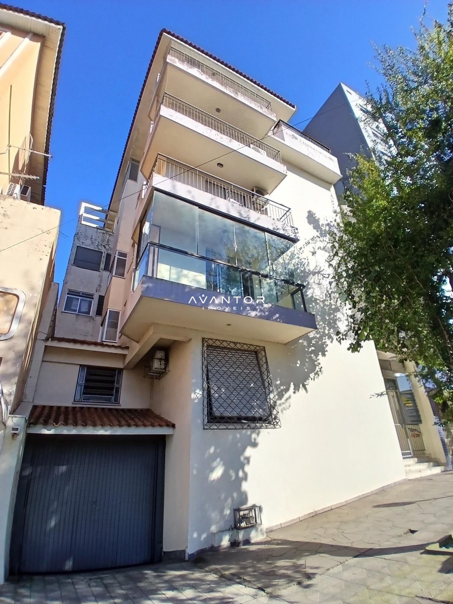 Fachada do prédio com sacada — Apartamento com 2 quartos à venda no Edifício Residencial Vicenza, em Centro, Santa Maria/RS