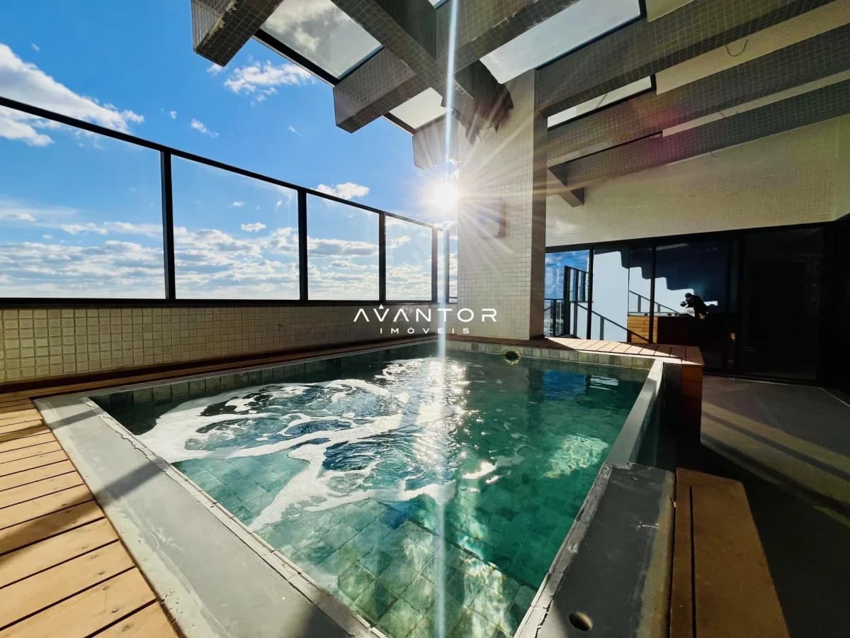 Piscina interna com vista panorâmica — Cobertura com 5 quartos à venda em Nossa Senhora Medianeira, Santa Maria/RS
