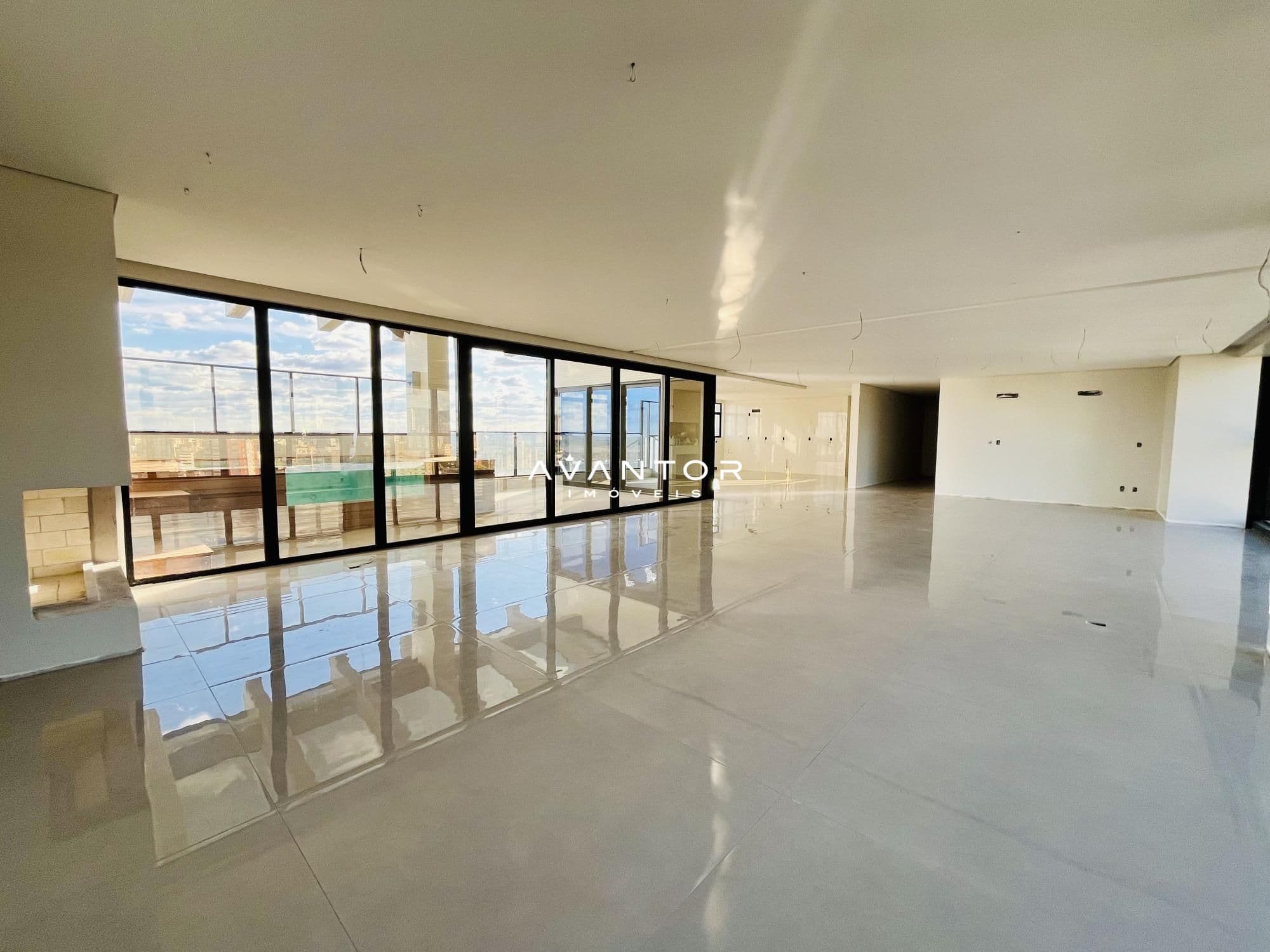 Cobertura com 5 quartos à venda no Palace Louvre Residencial, em Nossa Senhora Medianeira, Santa Maria/RS — foto 5 de 45