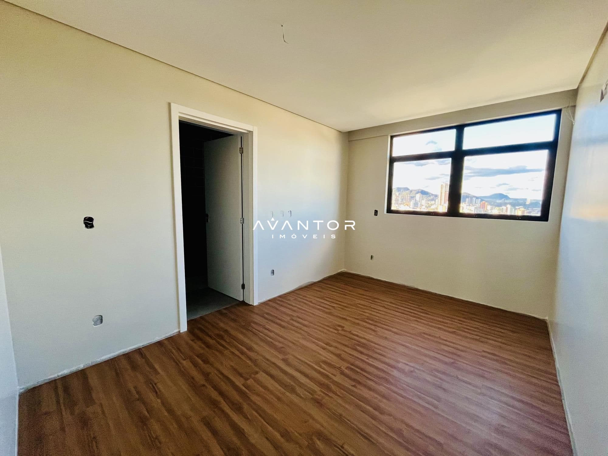 Cobertura com 5 quartos à venda no Palace Louvre Residencial, em Nossa Senhora Medianeira, Santa Maria/RS — foto 21 de 45