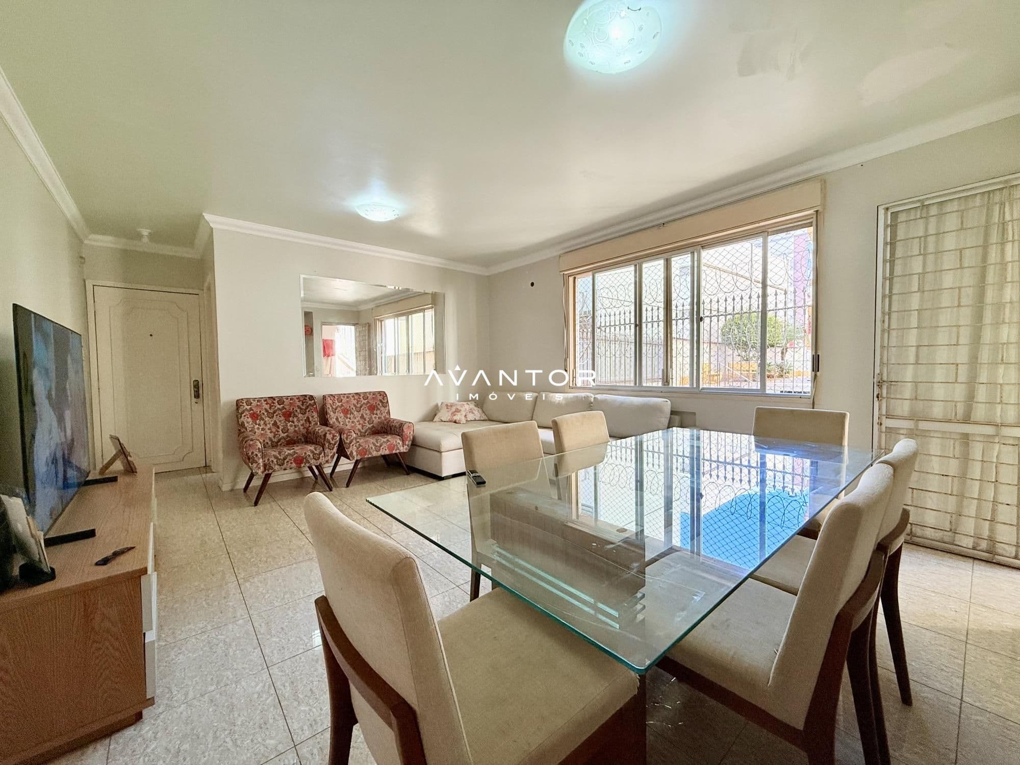 Sala de estar e jantar integradas com sacada — Apartamento com 3 quartos à venda em Nossa Senhora de Fátima, Santa Maria/RS