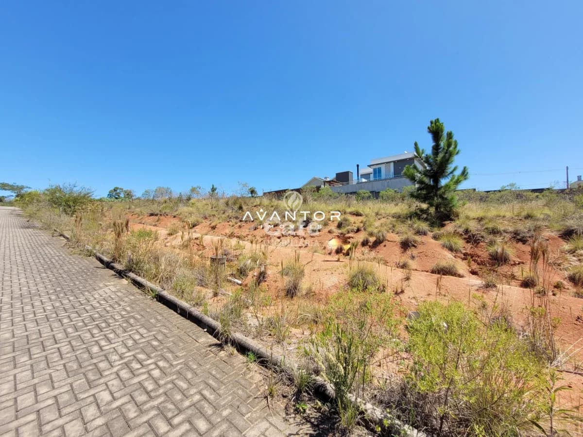 Terreno com vista para casa em construção — Terreno à venda em Camobi, Santa Maria/RS