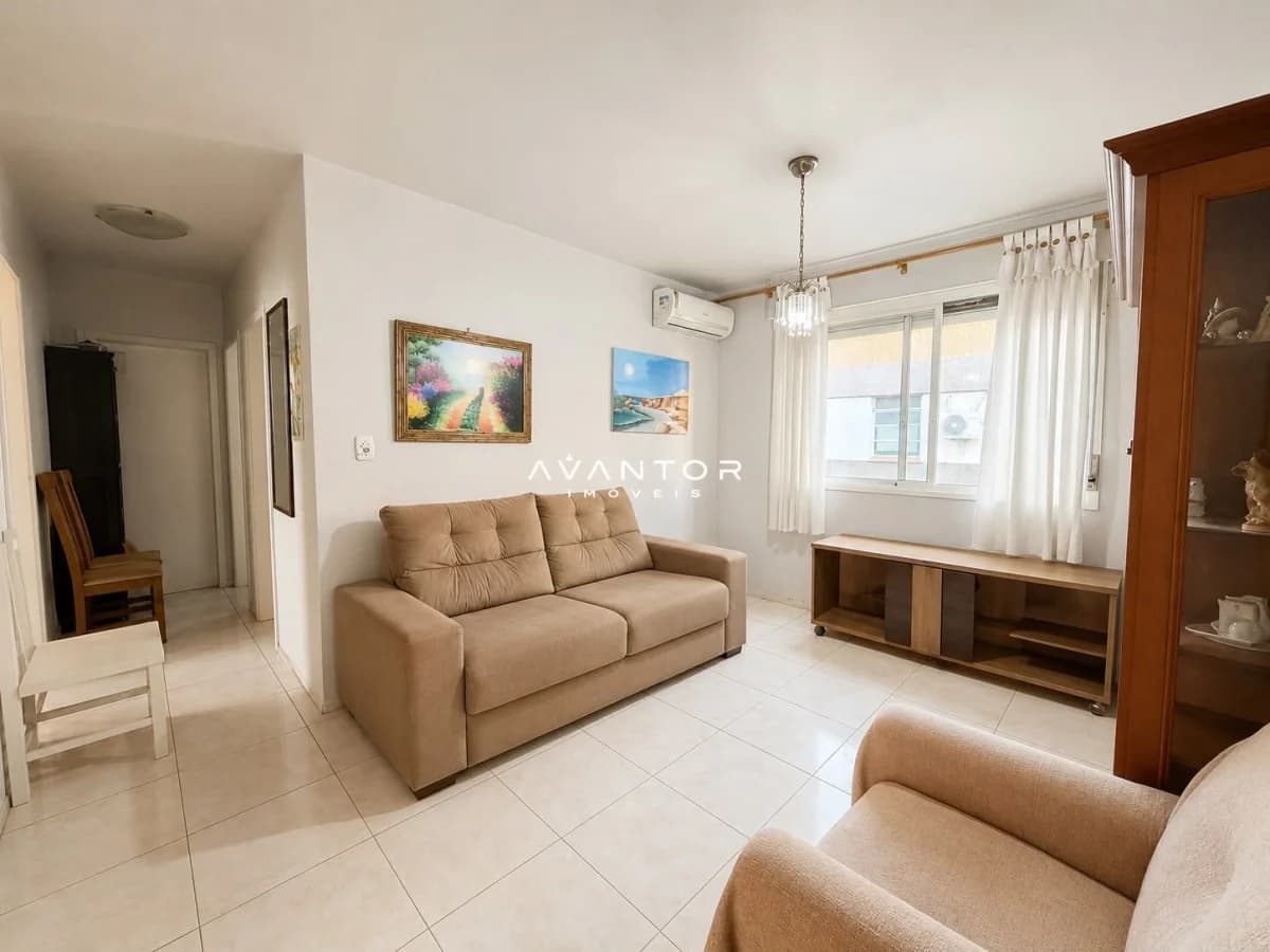Sala de estar com sacada e integrada ao ambiente — Edifício Itatiaia, Centro, Santa Maria/RS