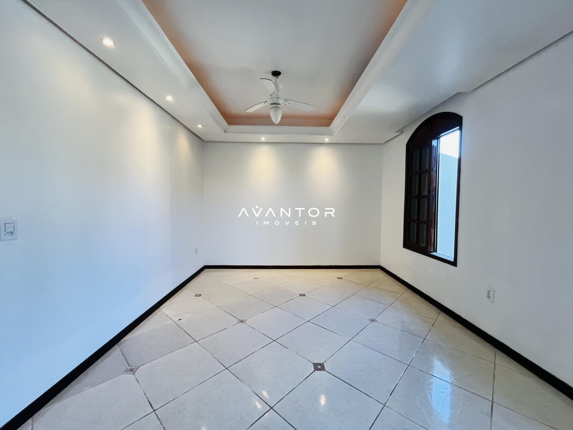 Casa com 4 quartos à venda em Camobi, Santa Maria/RS — foto 4 de 33