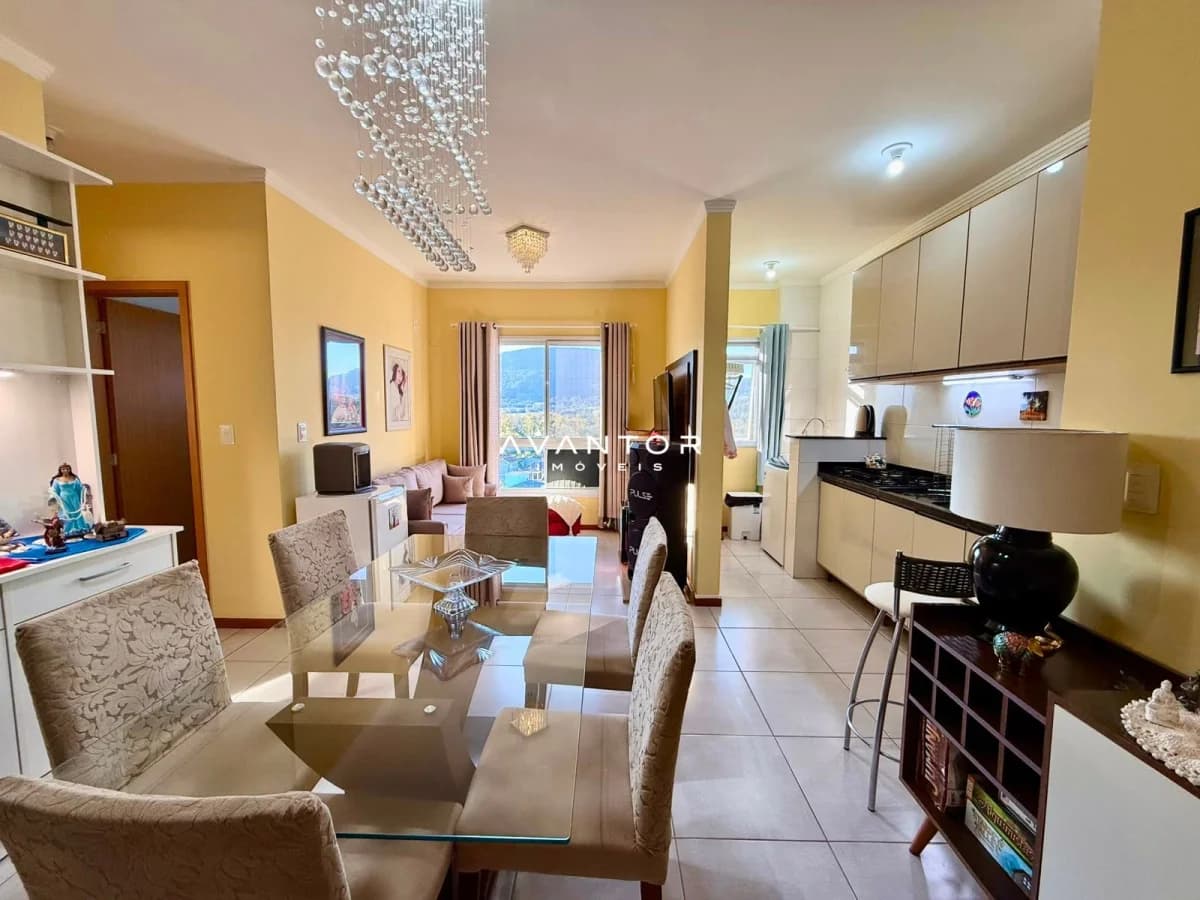 Sala de estar integrada à cozinha com sacada — Residencial Vila Vêneto, Camobi, Santa Maria/RS