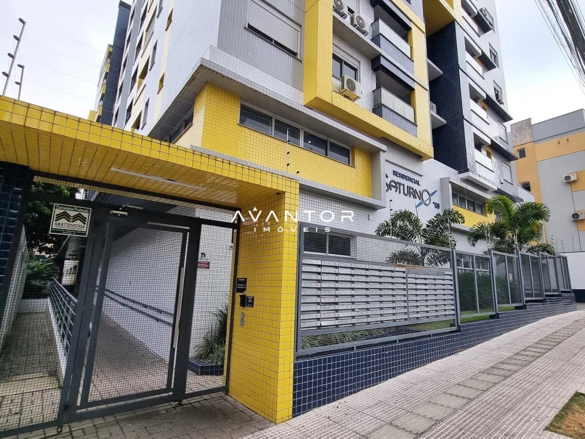 Fachada do prédio com garagem — Apartamento com 1 quarto à venda em Nossa Senhora de Fátima, Santa Maria/RS