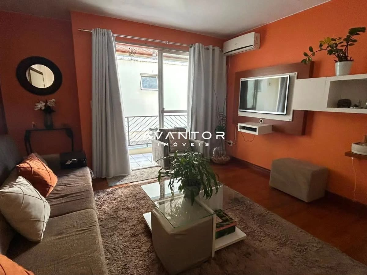 Sala de estar com sacada — Residencial Villa Romana, Centro, Santa Maria/RS