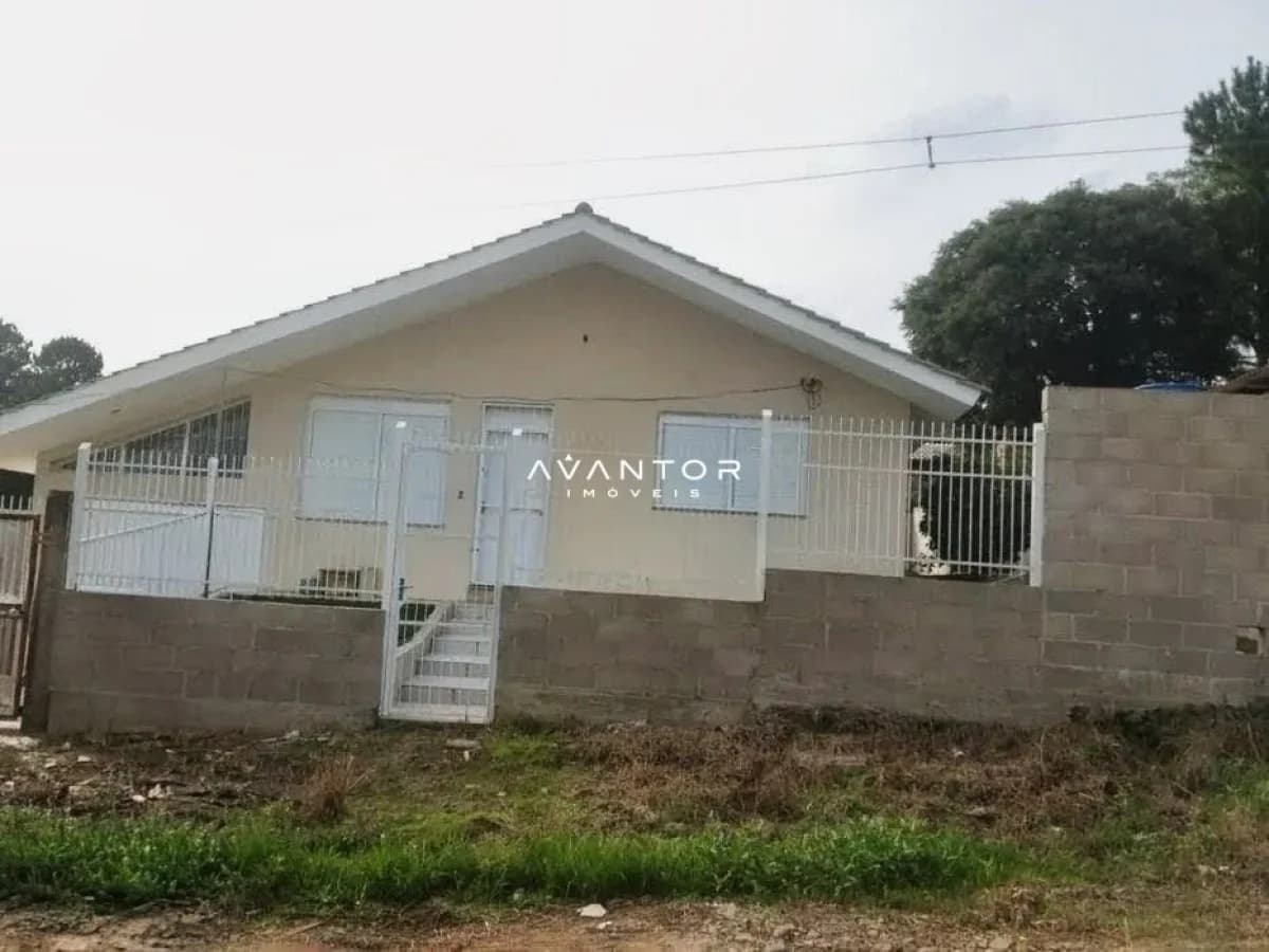 Fachada da casa com área frontal — Casa com 3 quartos à venda em Arroio Grande, Santa Maria/RS