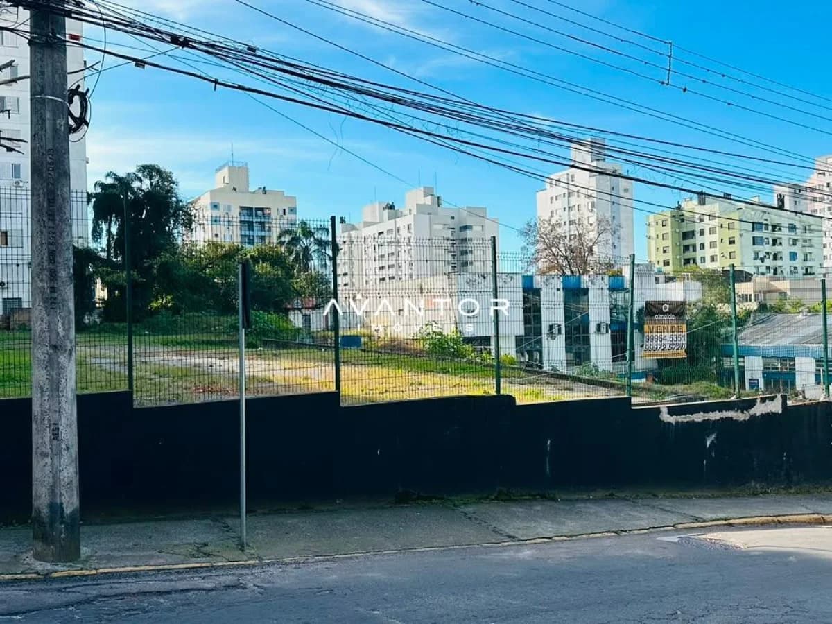 Terreno com vista para rua — Terreno à venda em Centro, Santa Maria/RS
