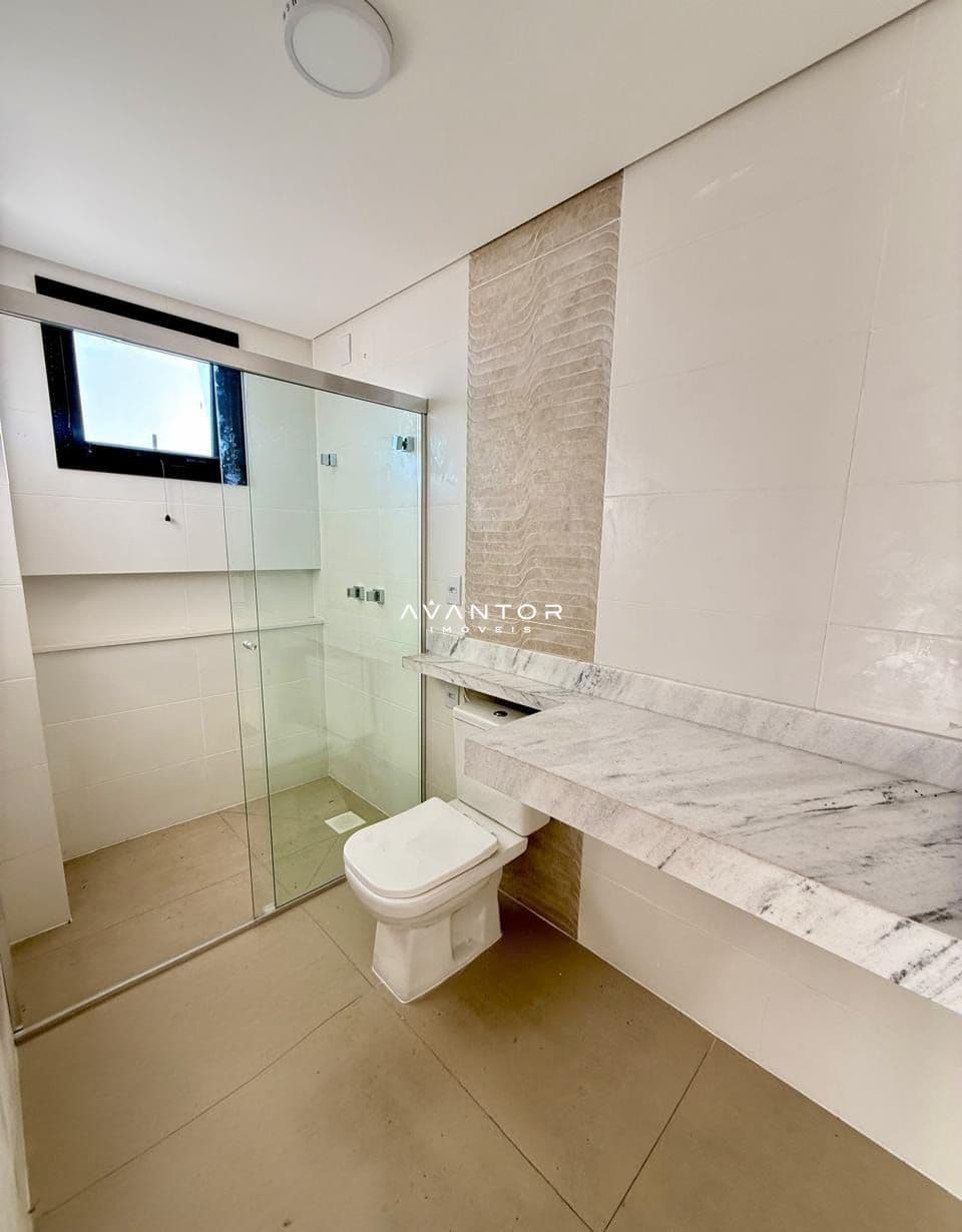 Banho Suíte — Casa com 3 quartos à venda em Camobi, Santa Maria/RS