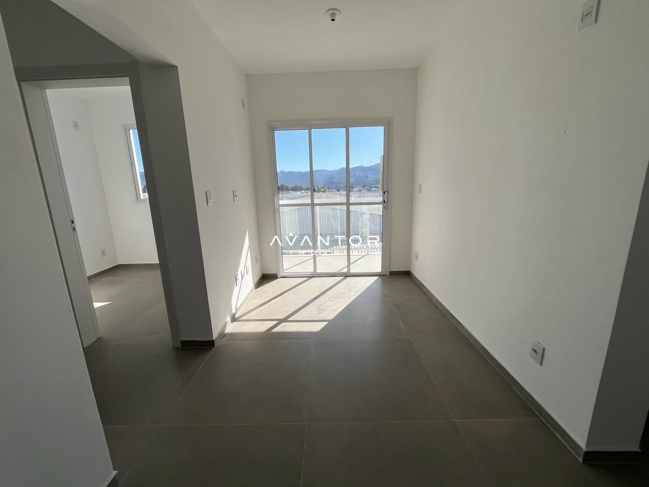 Apartamento com 2 quartos para alugar no Residencial Vô Nelci, em Camobi, Santa Maria/RS — foto 2 de 8
