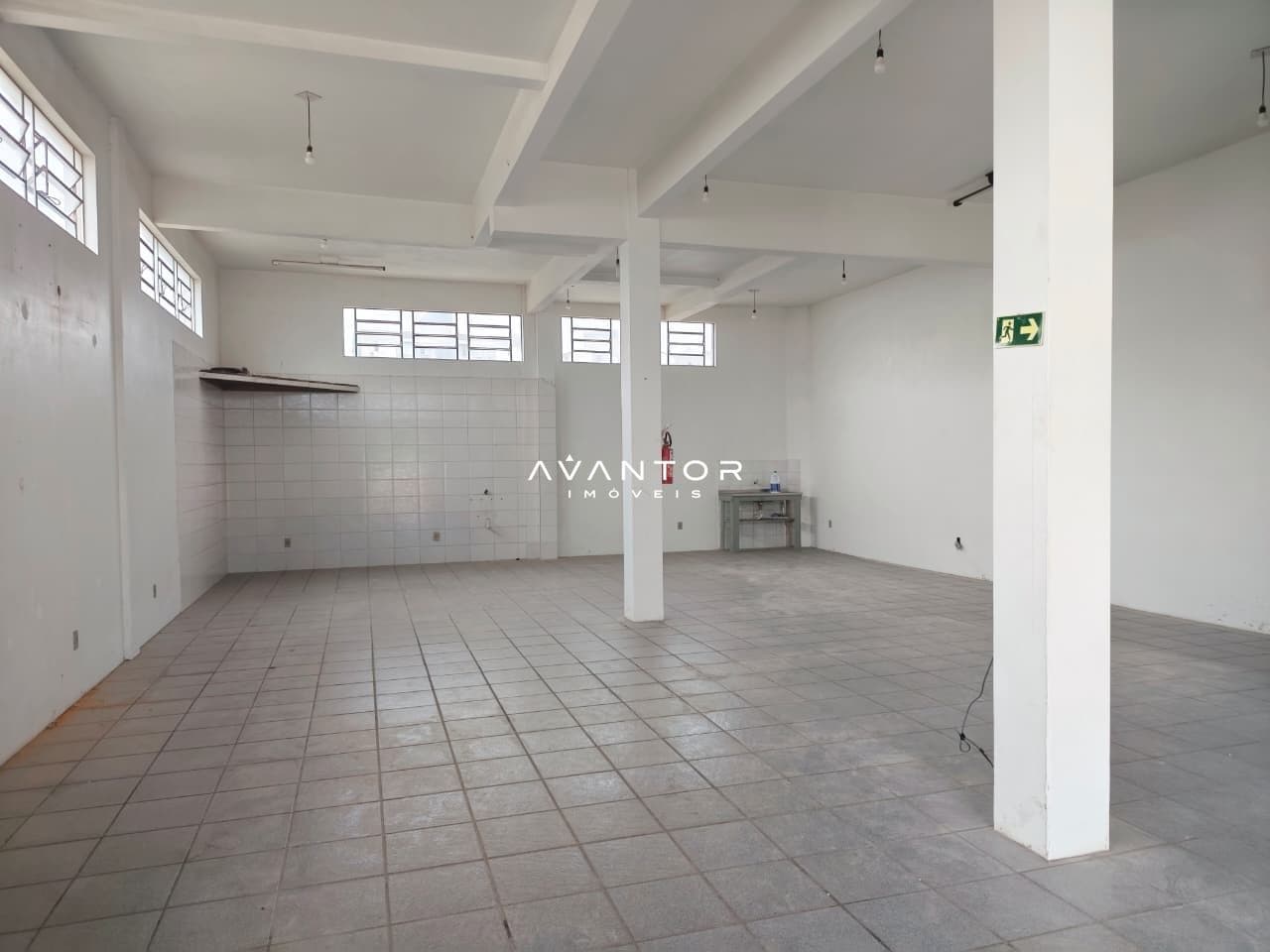 Loja com 1 sala para alugar em Uglione, Santa Maria/RS — foto 2 de 14