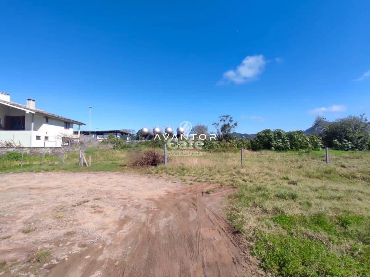Amplo terreno com 768 m² de área em ótima localização em Pé de Plátano — Terreno à venda em Pé de Plátano, Santa Maria/RS