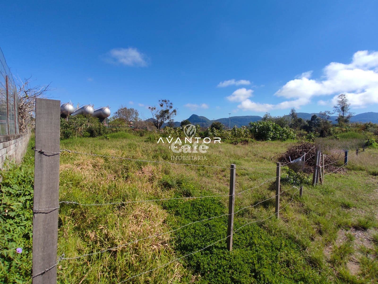 Amplo terreno com 768 m² de área em ótima localização em Pé de Plátano — Terreno à venda em Pé de Plátano, Santa Maria/RS