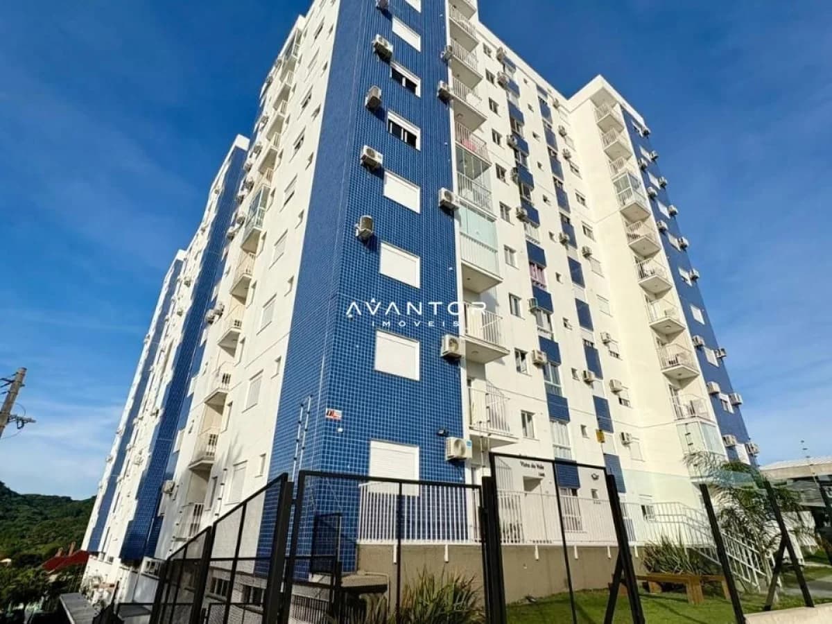 Fachada do prédio com sacadas — Apartamento com 2 quartos à venda em Nossa Senhora das Dores, Santa Maria/RS