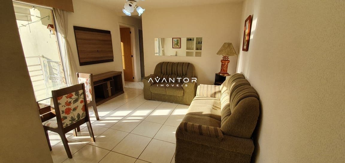 Sala de estar com sofá e poltrona — Apartamento com 3 quartos à venda em Nossa Senhora Medianeira, Santa Maria/RS