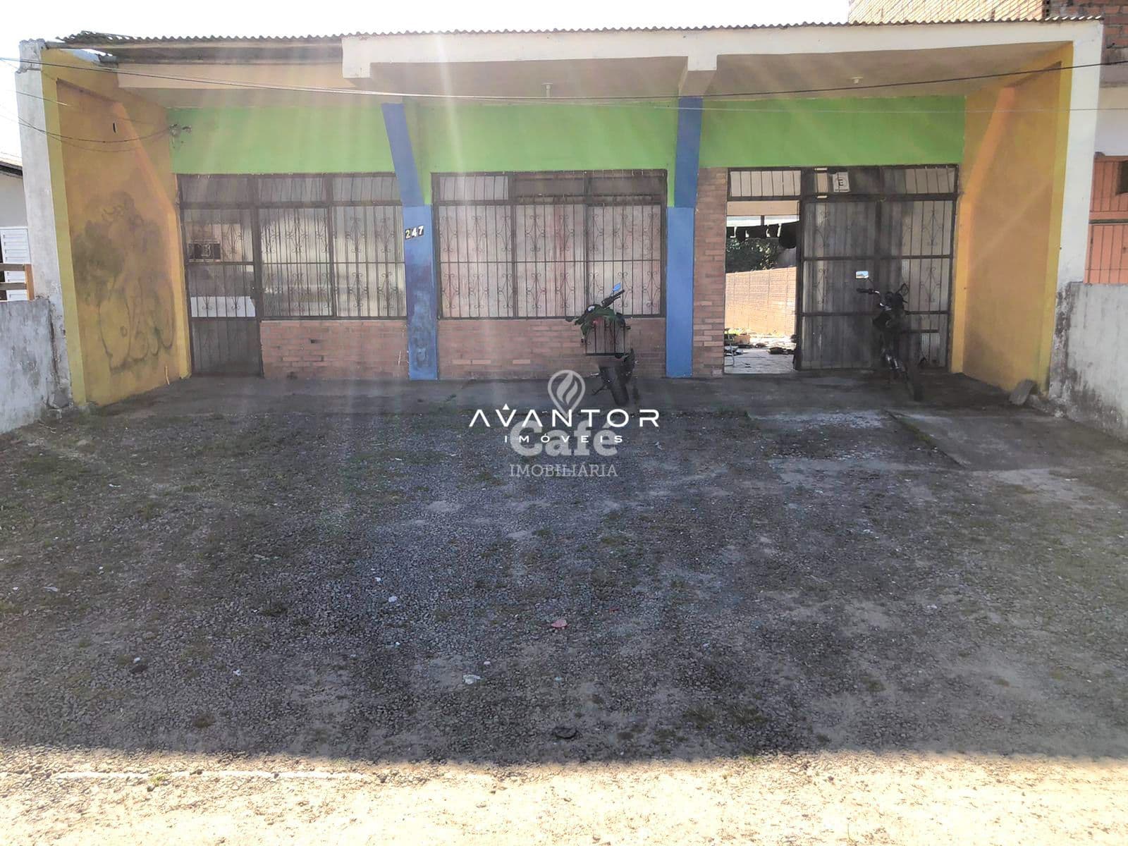Garagem com portas e pilares — Terreno com 1 quarto à venda em Pinheiro Machado, Santa Maria/RS