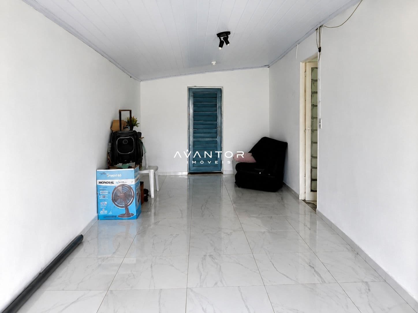 Garagem — Casa com 4 quartos à venda em Tancredo Neves, Santa Maria/RS