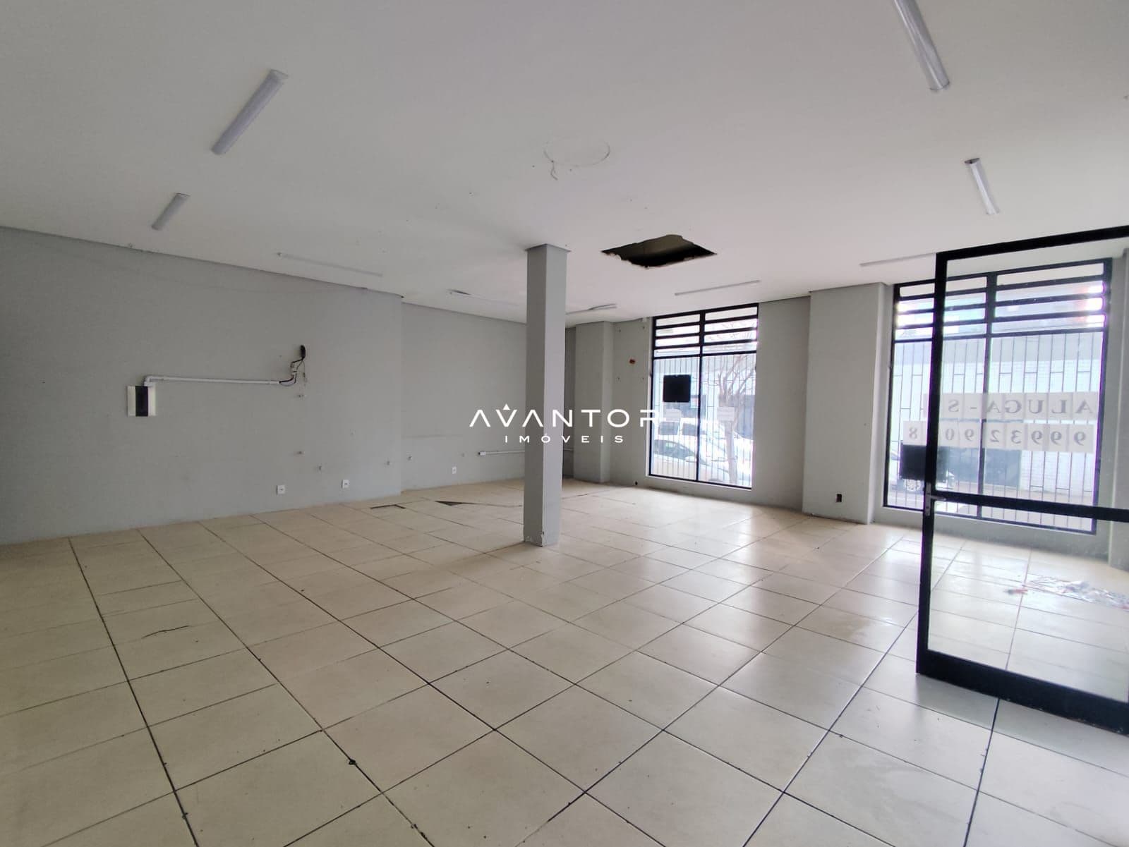 Loja com 1 sala para alugar em Centro, Santa Maria/RS — foto 3 de 5