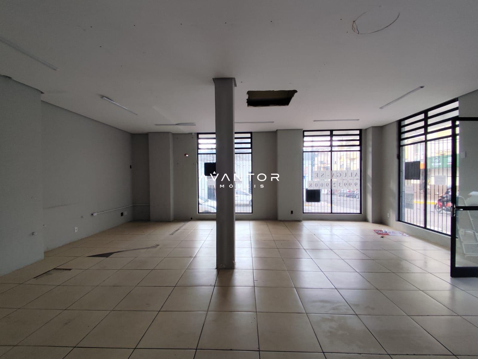 Loja com 1 sala para alugar em Centro, Santa Maria/RS — foto 4 de 5