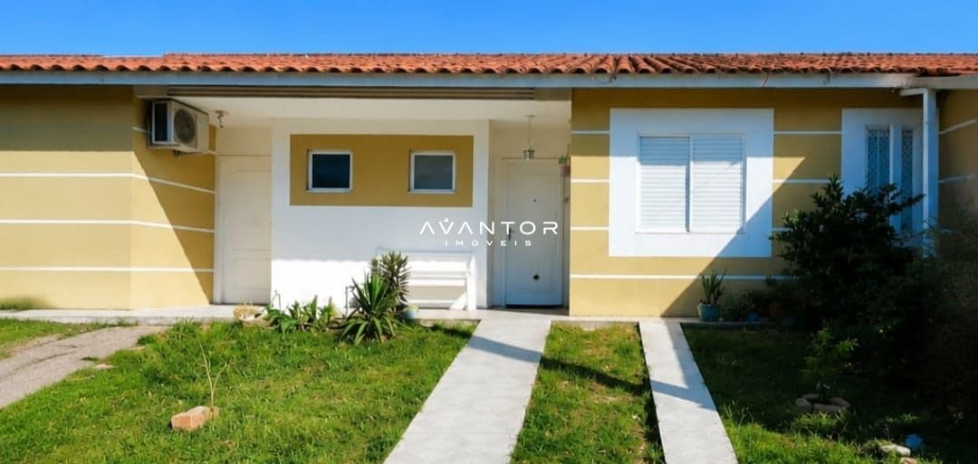 Fachada da casa com garagem — Casa de Condomínio com 2 quartos à venda em Cerrito, Santa Maria/RS