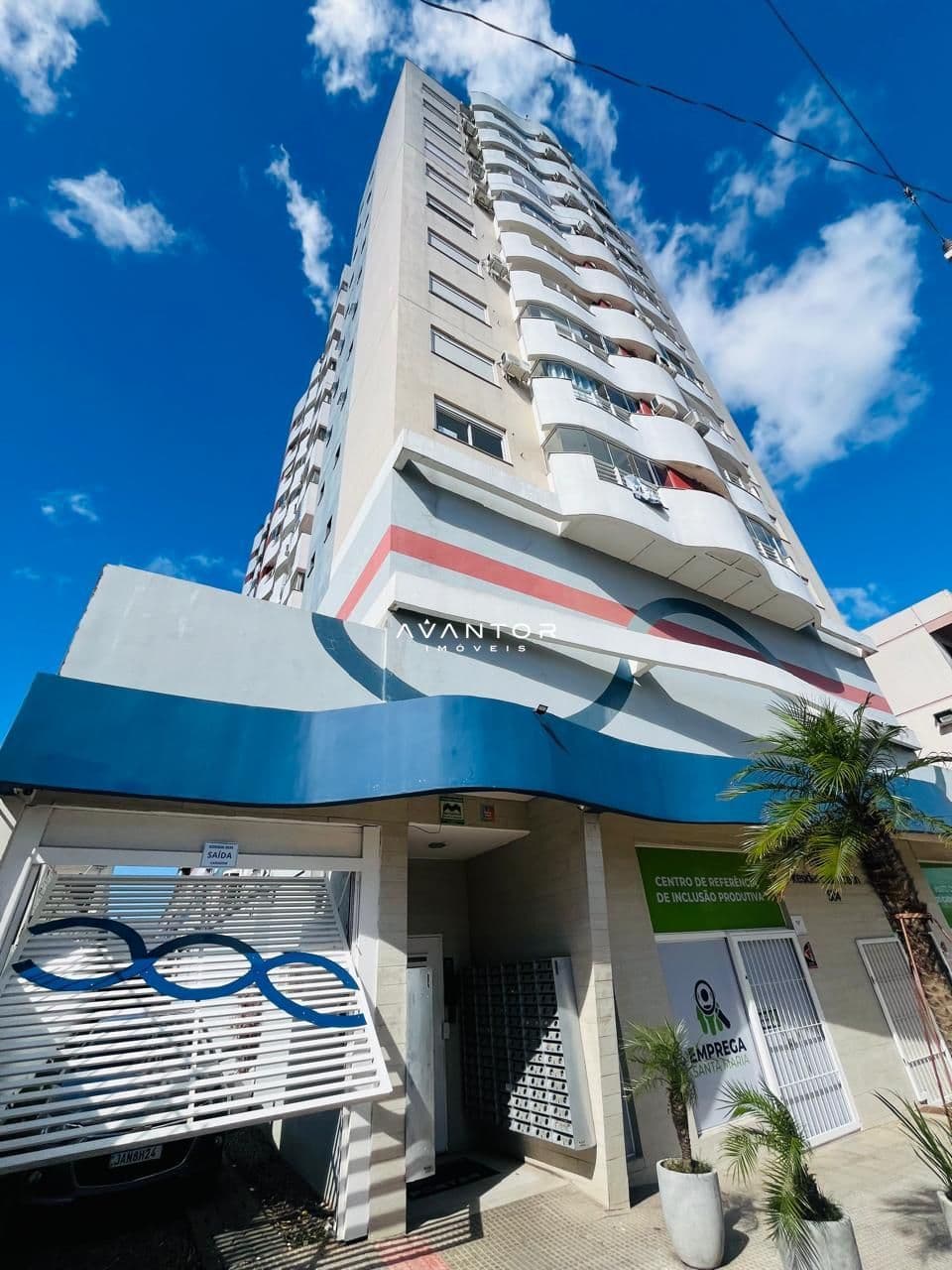 Fachada do prédio com sacadas — Apartamento com 2 quartos à venda no Residencial Ocean, em Centro, Santa Maria/RS